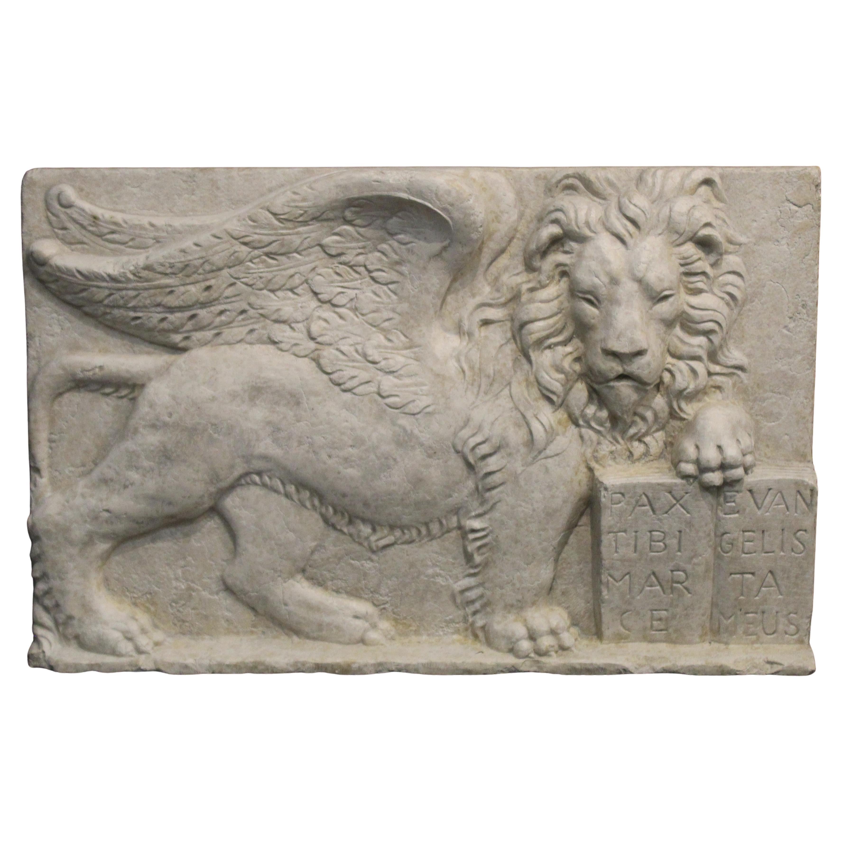 Bass-Relief Löwe von St. Markus im Angebot