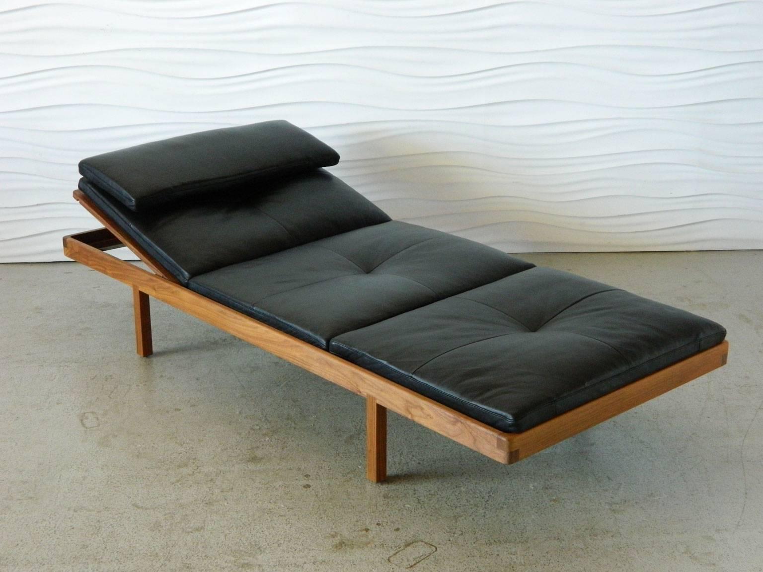 Conçu en 2004 par Craig Bassam, le lit de repos CB-41 a été qualifié de 