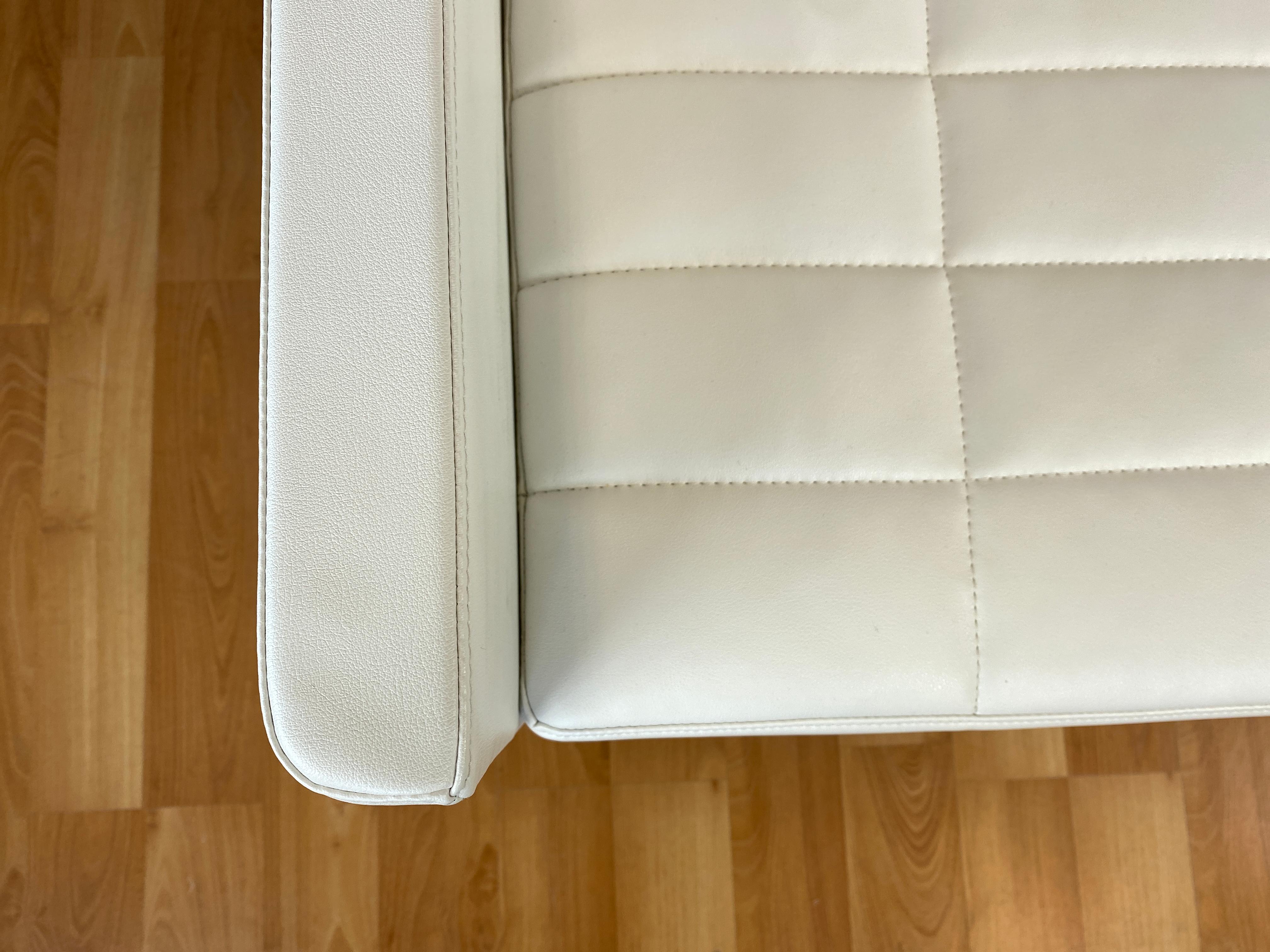 Bassamfellows Designed White Leather Tuxedo Classic Club Chair for Geiger 8