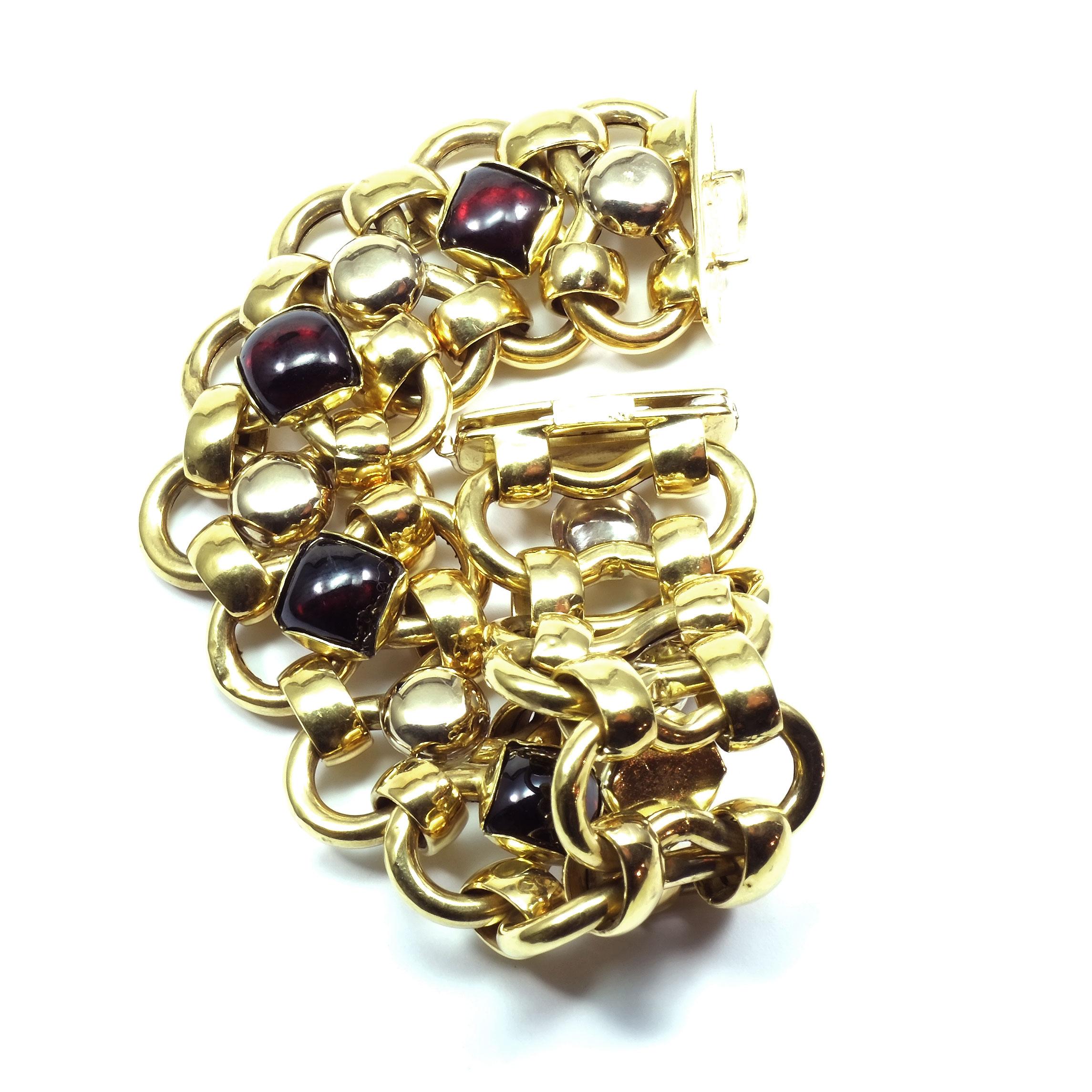 Bassani Italian 18 Karat Yellow Gold Almandine Bracelet In Good Condition In Goettingen, DE
