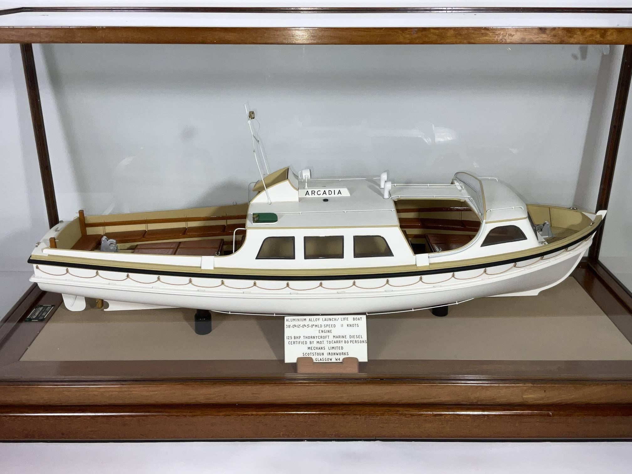 Modello del costruttore Basset Lowke della Crew Launch Arcadia in vendita 2