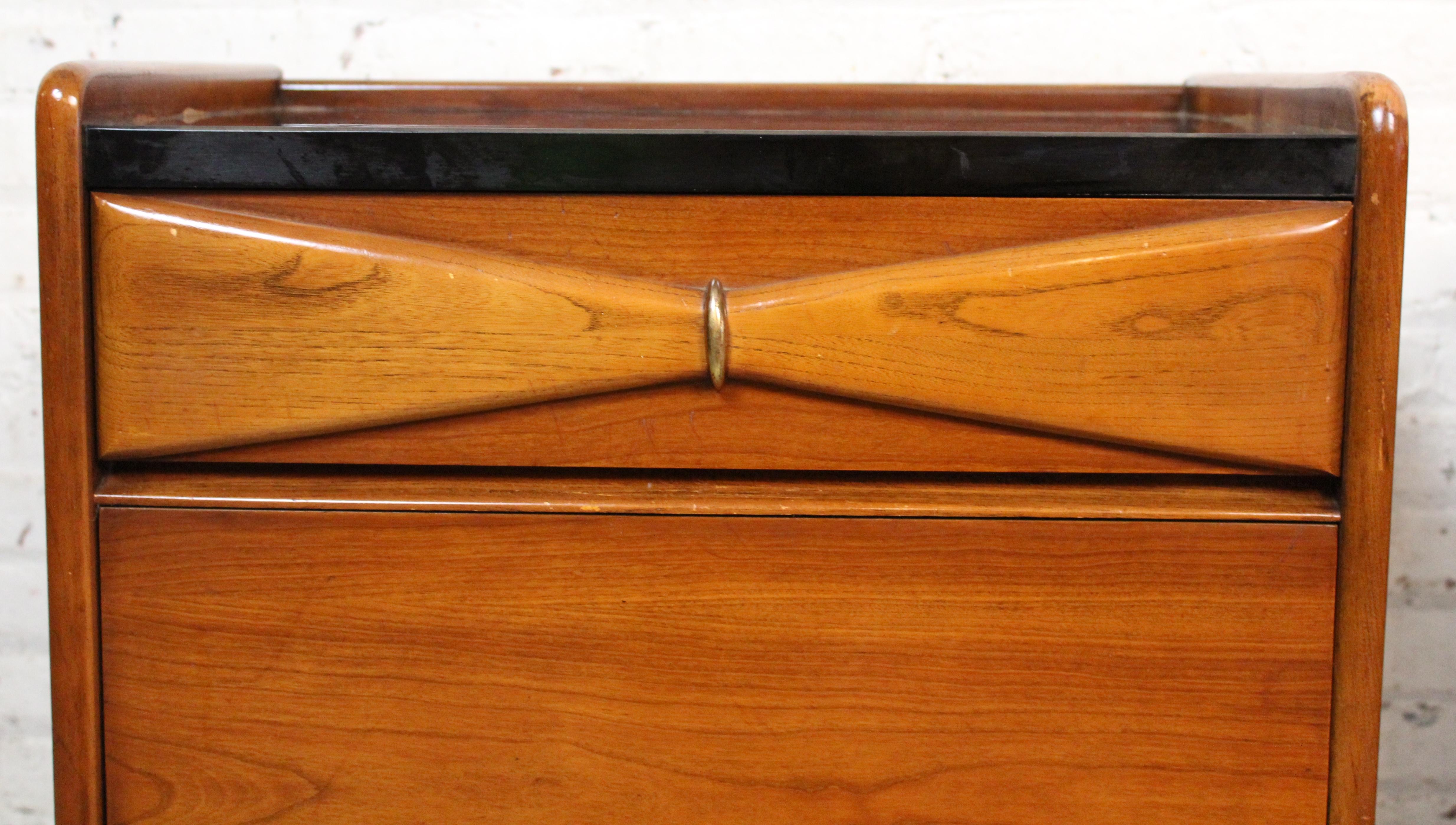 Mid-Century moderno Comodini Bassett 