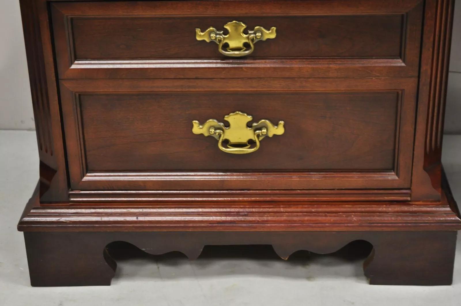Bassett Furniture Eden House 2 Drawer Cherry Nightstand Bedside Table - a Pair In Good Condition For Sale In Philadelphia, PA