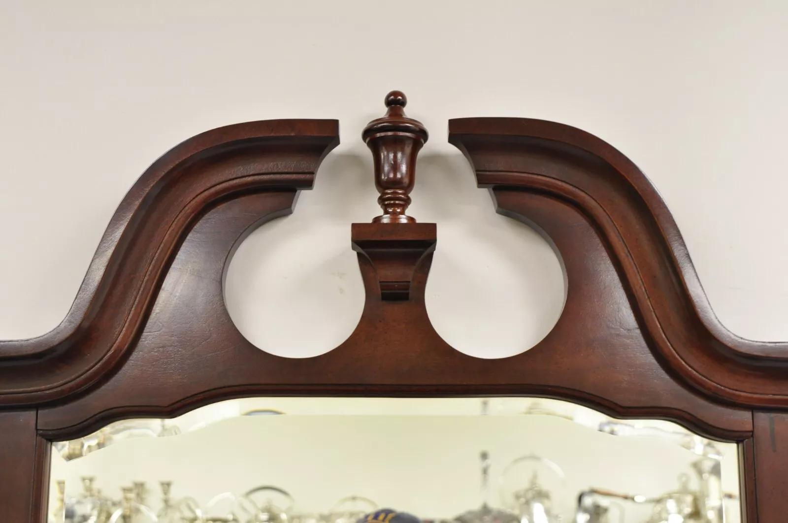 Bassett Furniture Eden House Kirsche 10 Schublade Triple Dresser w / Triple Spiegel im Angebot 6