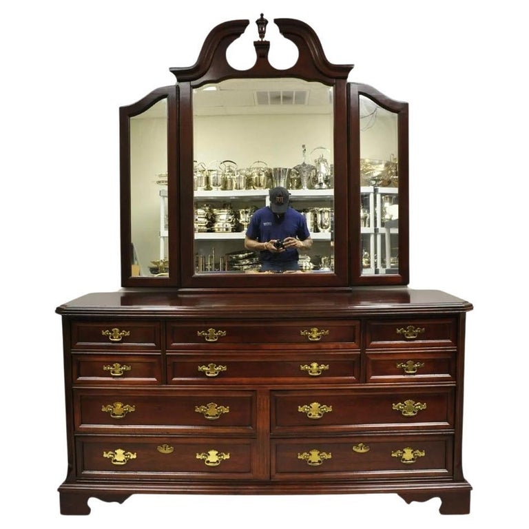Bassett Furniture Eden House Cherry 10 Drawer Triple Dresser w/ Triple  Mirror For Sale at 1stDibs | vintage bassett china cabinet, vintage late  20th century bassett vintage cherry 10 drawer triple dresser