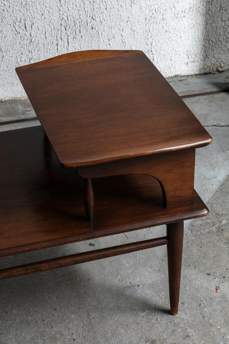 Bassett Furniture Side Table in Walnut, made in the USA, 1960s In Good Condition In Antwerpen, BE