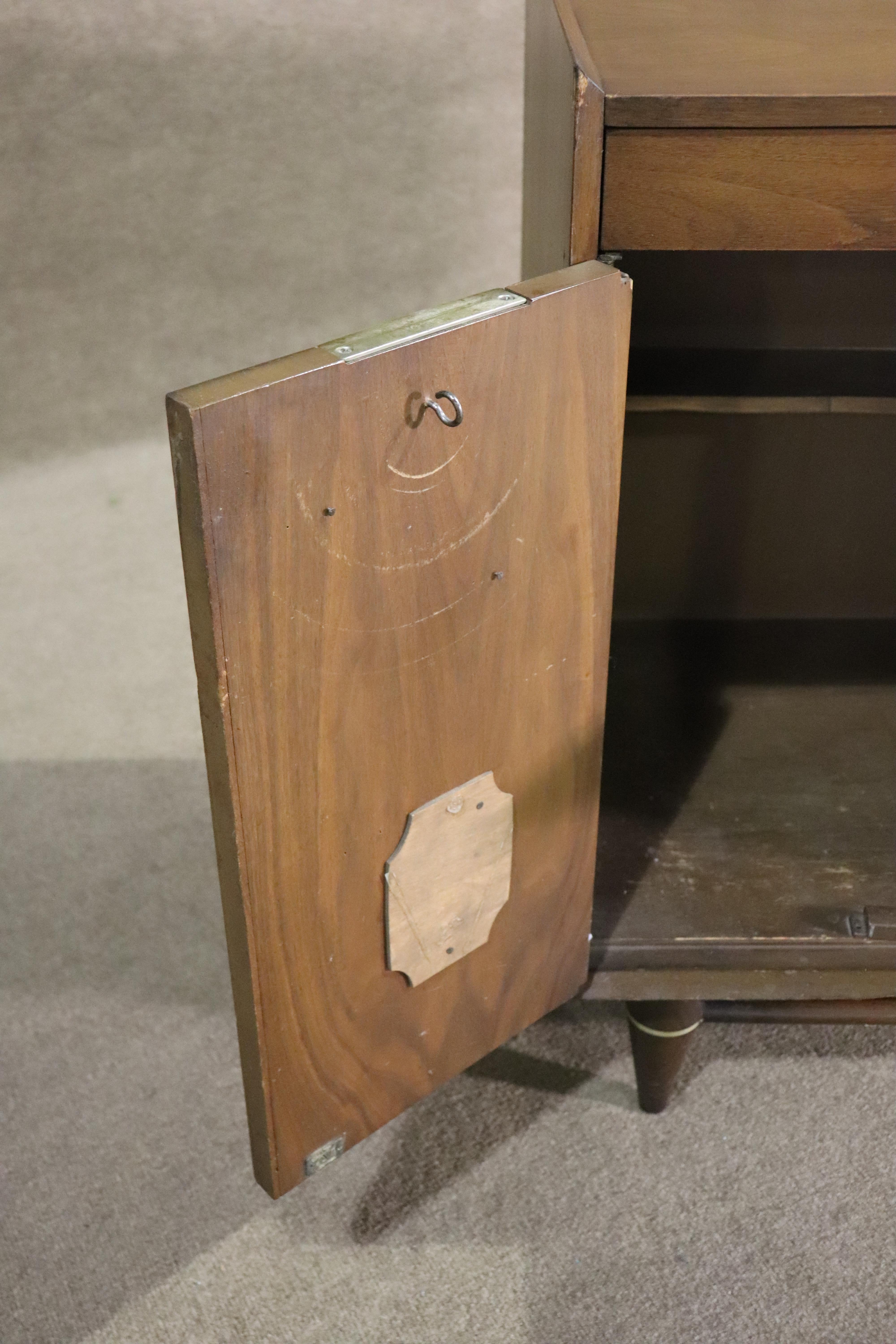 Bassett Furniture Sideboard For Sale 3
