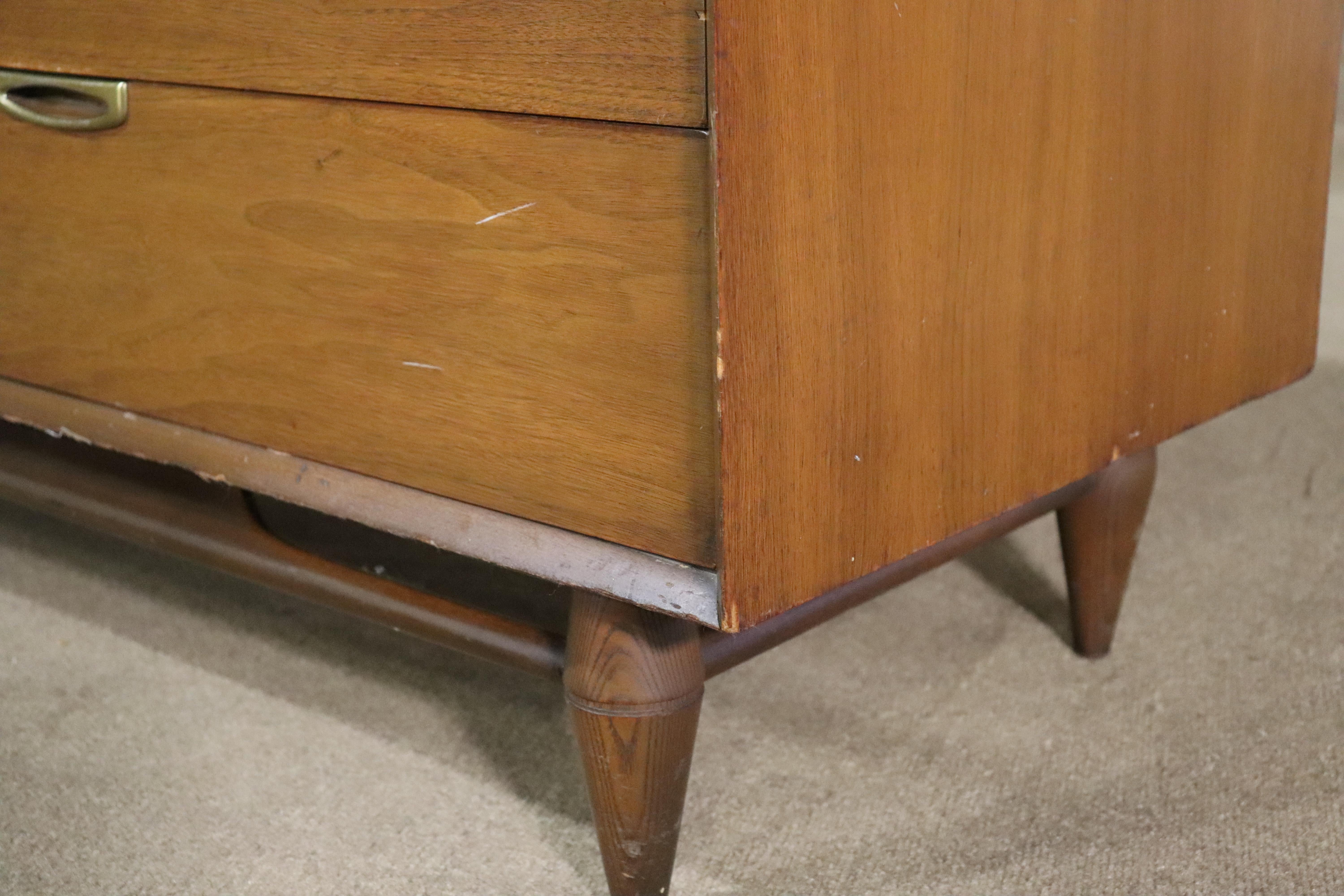 Bassett Furniture Sideboard In Good Condition For Sale In Brooklyn, NY