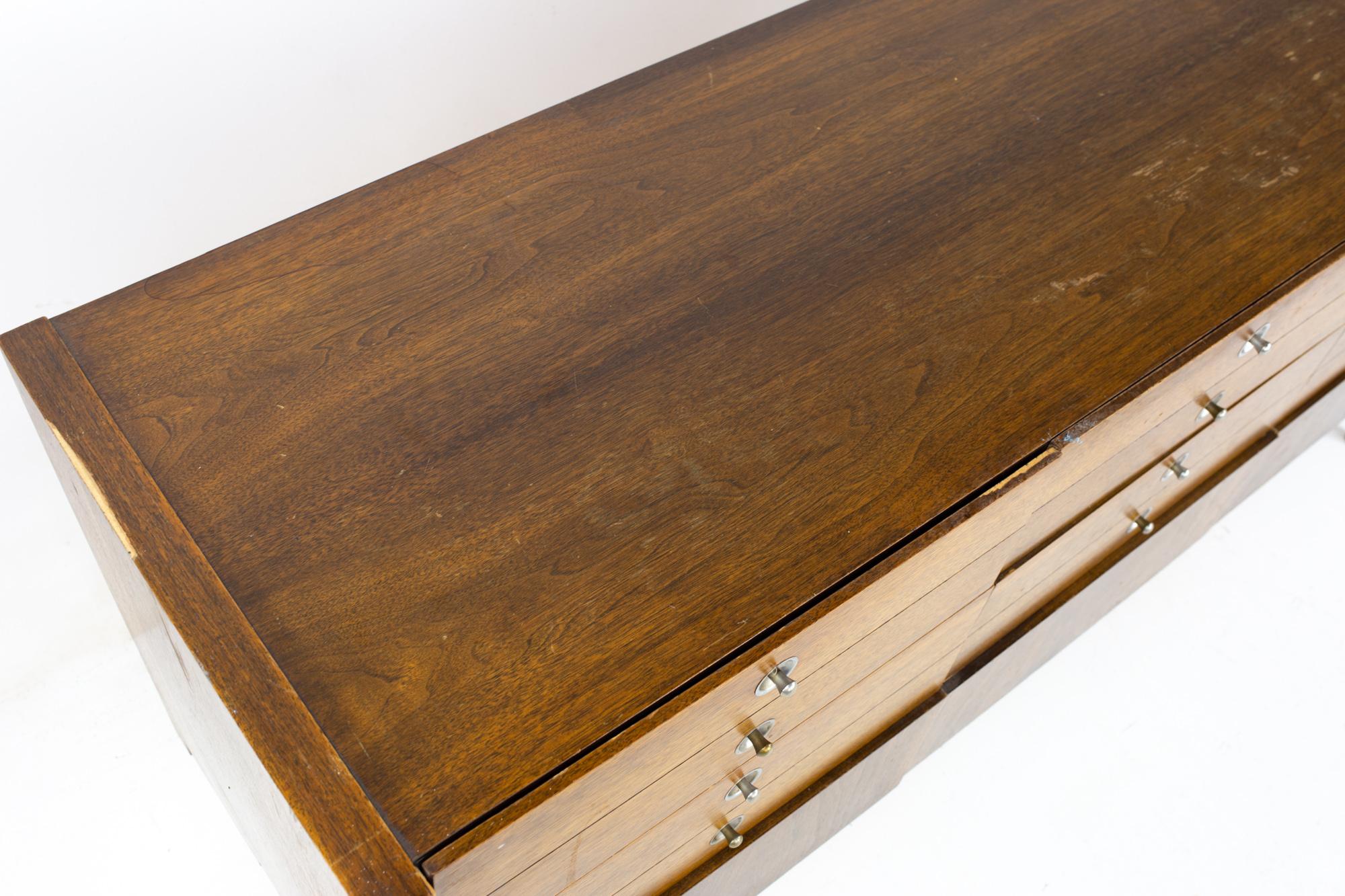Mid-Century Modern Bassett Trimline Mid Century Walnut 9 Drawer Lowboy Dresser For Sale