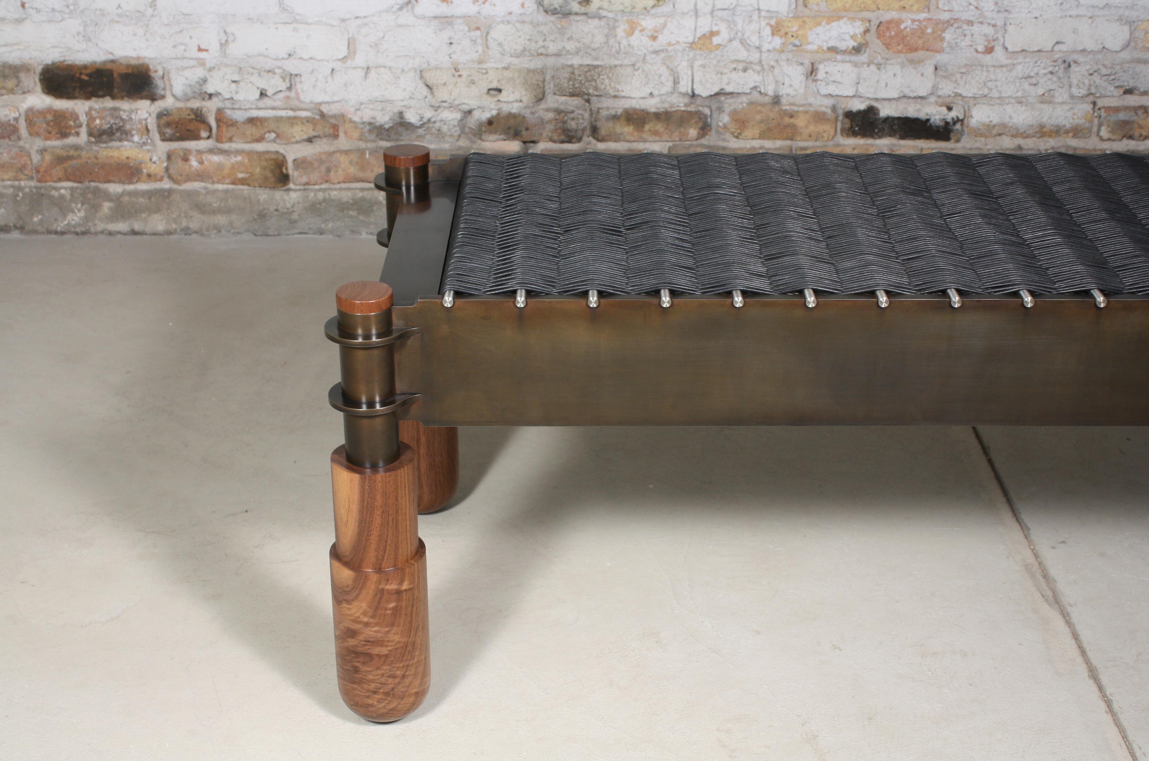 Basso Anpassbare Bank oder Tagesbett aus Metall und Leder, handgefertigt von Laylo Studio (amerikanisch) im Angebot