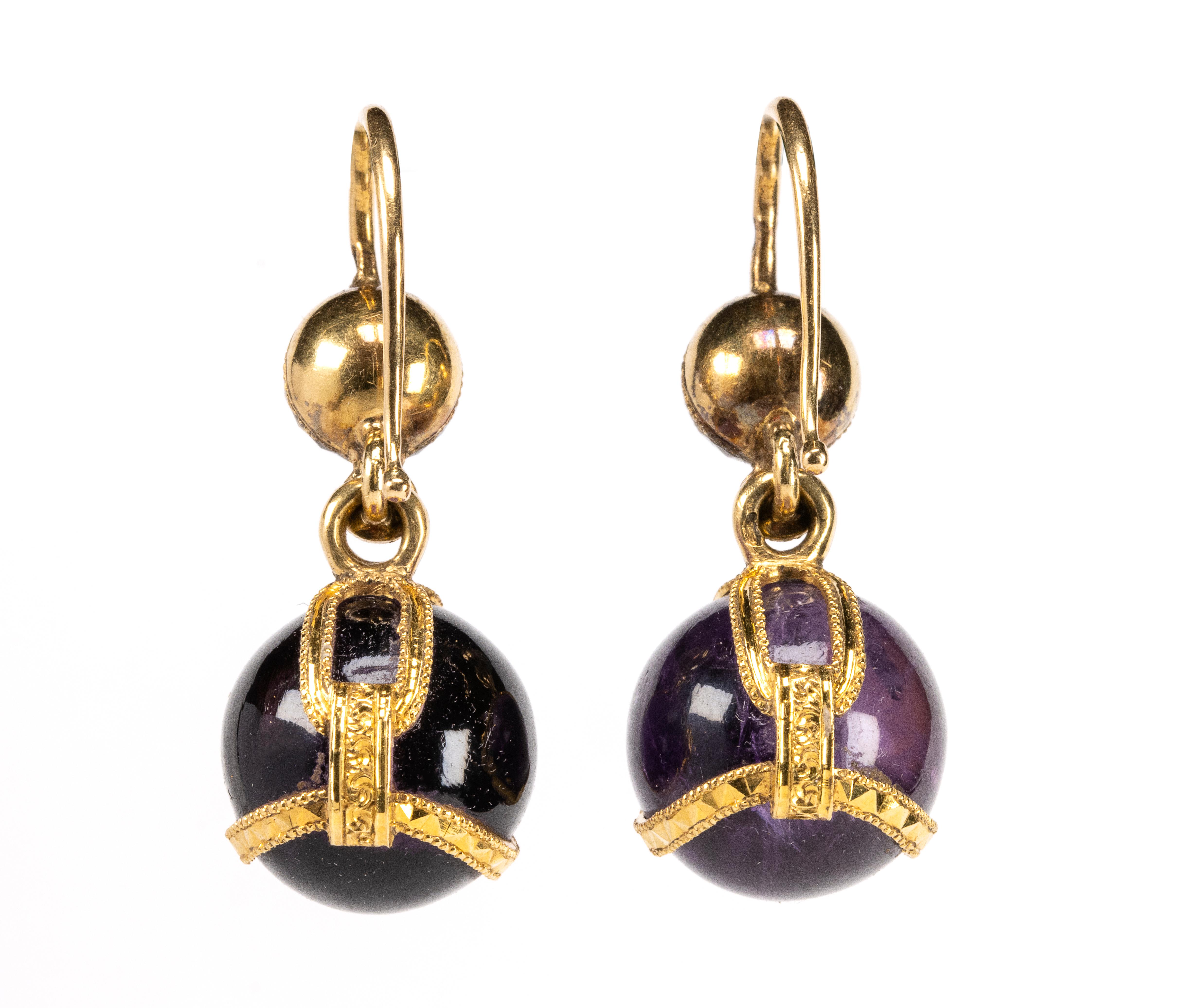 Bassot et Fils (Paris). Ein Paar Ohrringe aus Gold und Amethyst. Damen im Angebot