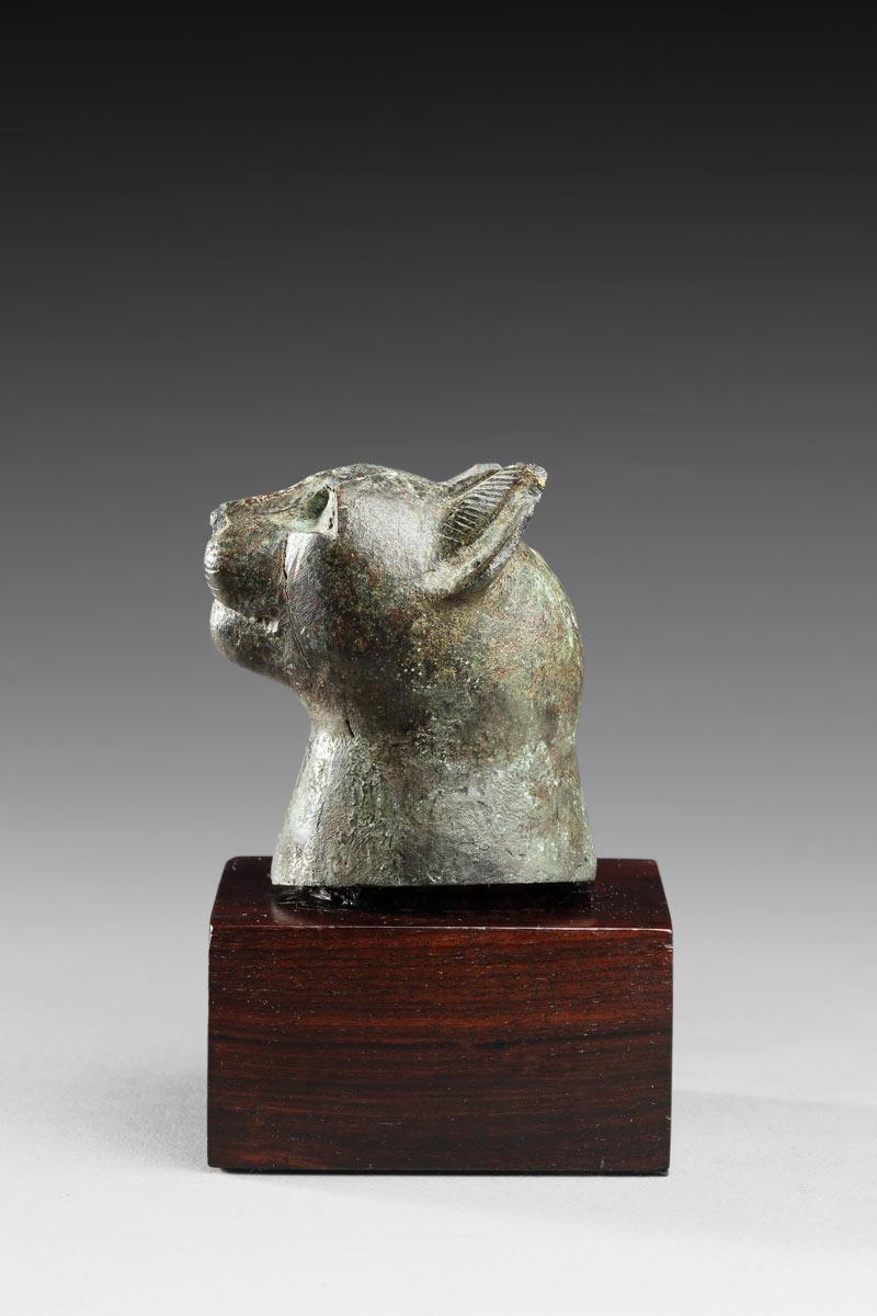 Bast Head, Egypt, Late Period or Ptolemaic Period In Fair Condition For Sale In Paris, FR