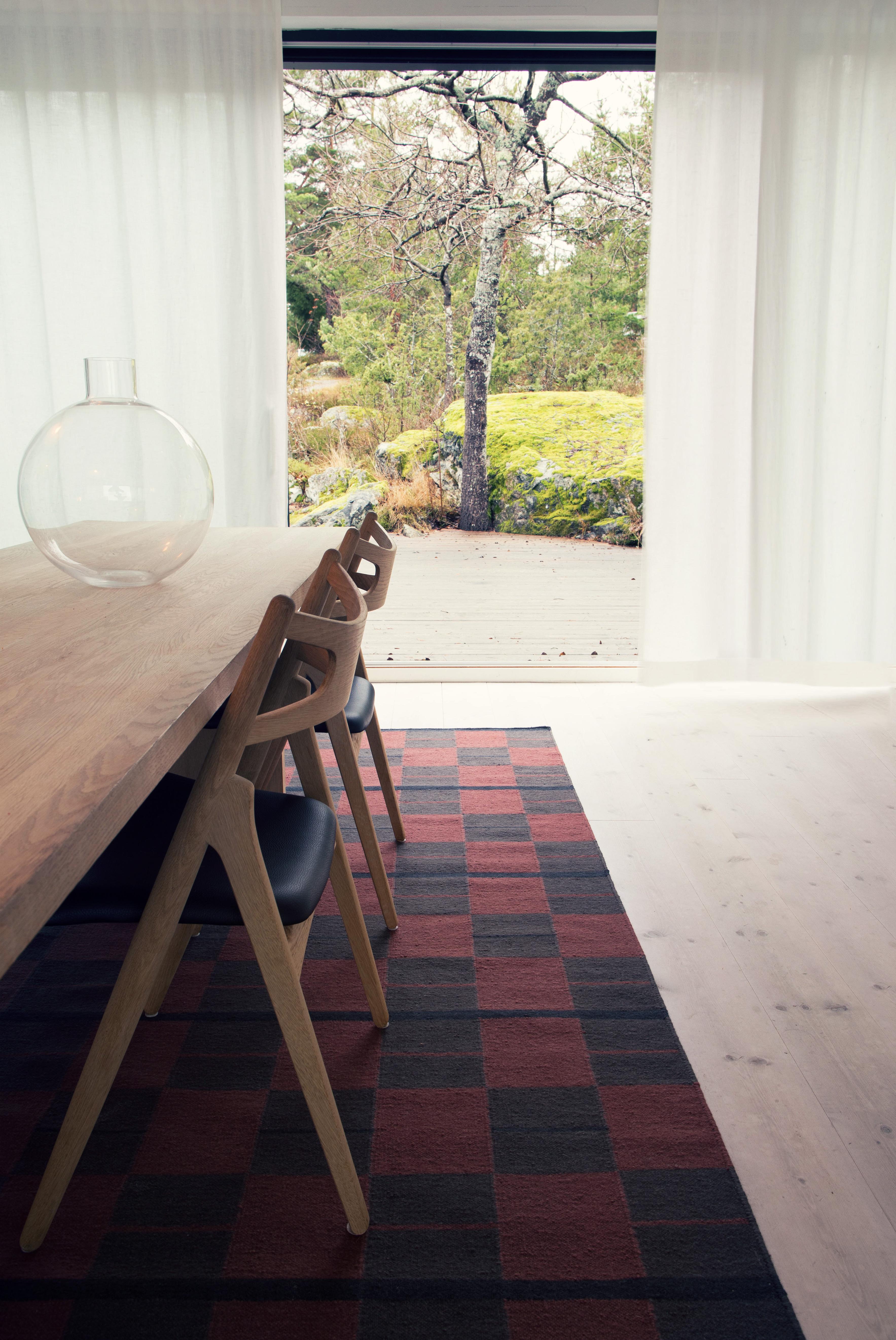 Tissé à la main Tapis Bastad rouge, Dhurrie ou Kilim moderne au design scandinave en vente