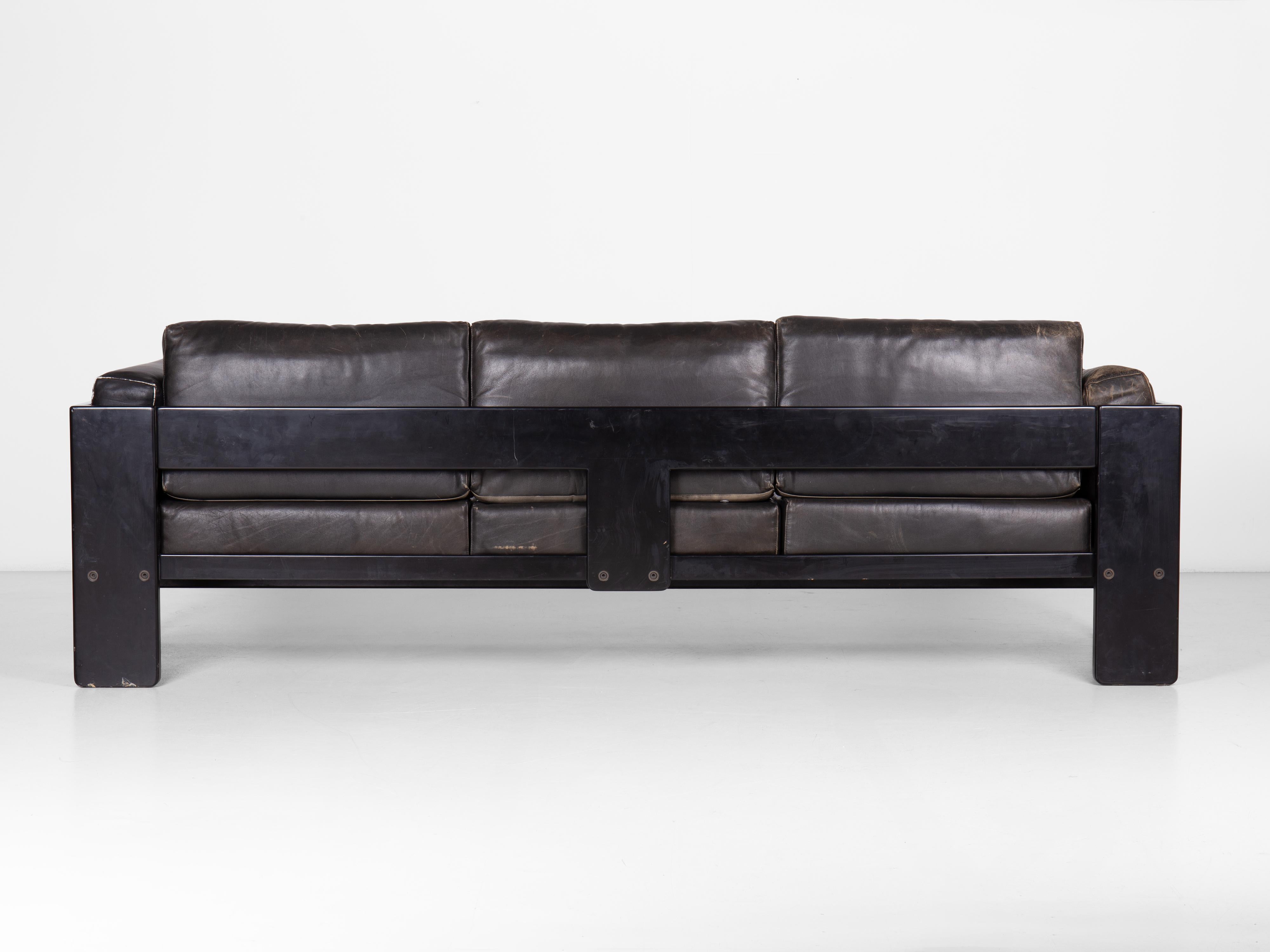 Mid-20th Century Bastiano 3 seater sofa in leather by Tobia Scarpa for Gavina, 1960 For Sale