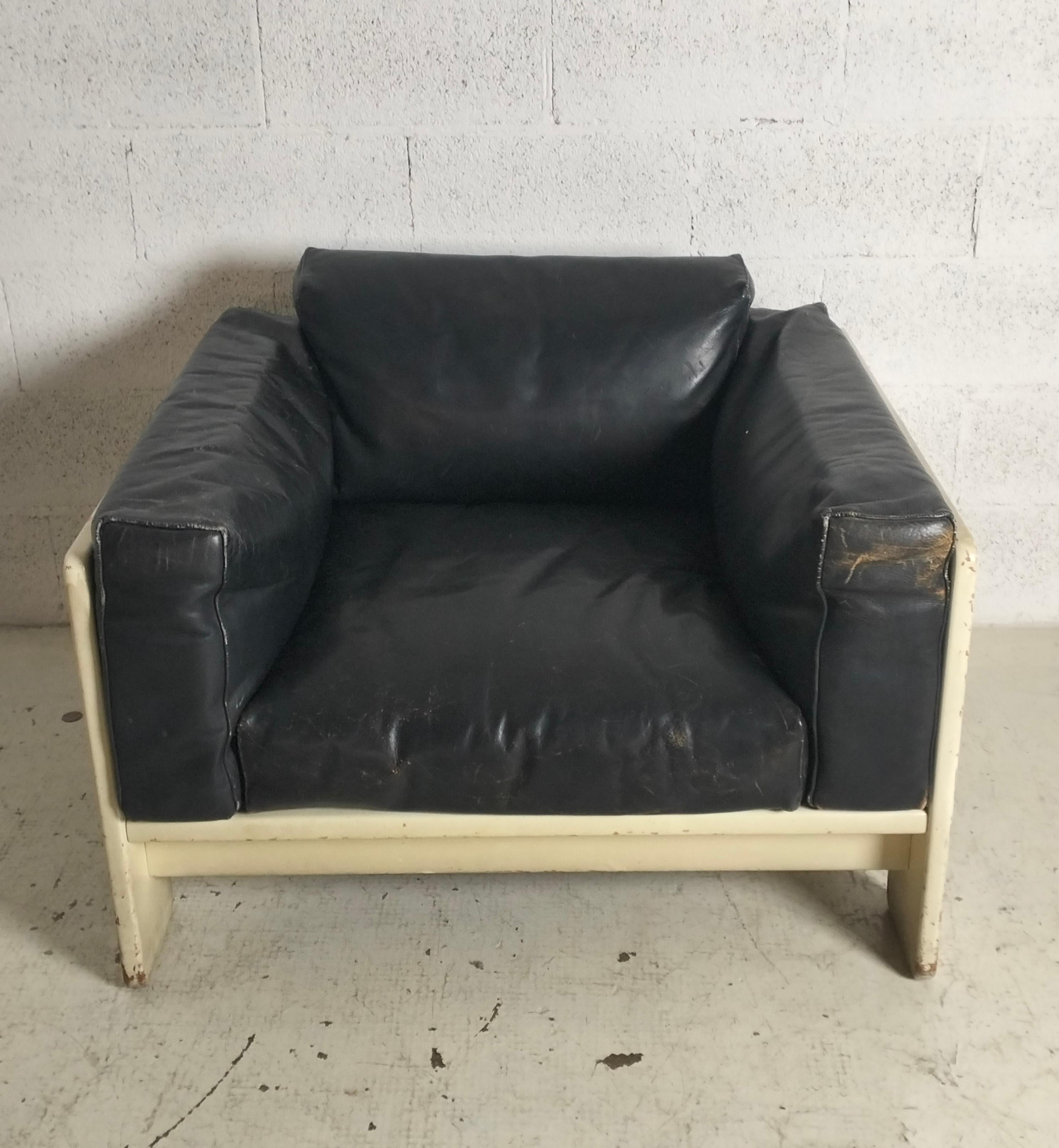 Mid-20th Century Bastiano leather armchair by Afra e Tobia Scarpa for Gavina 60s, 70s For Sale