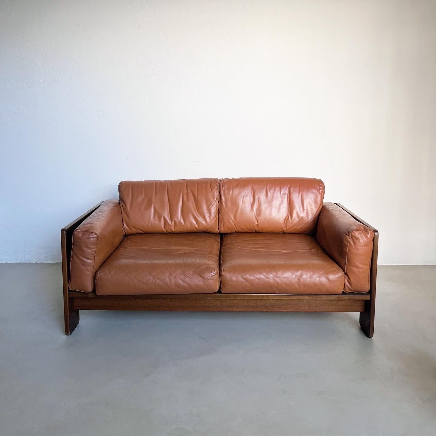 Bastiano-Sofa von Afra und Tobia Scarpa – Zweier-Set – Italienische Moderne der Mitte des Jahrhunderts im Zustand „Relativ gut“ in Milano, IT