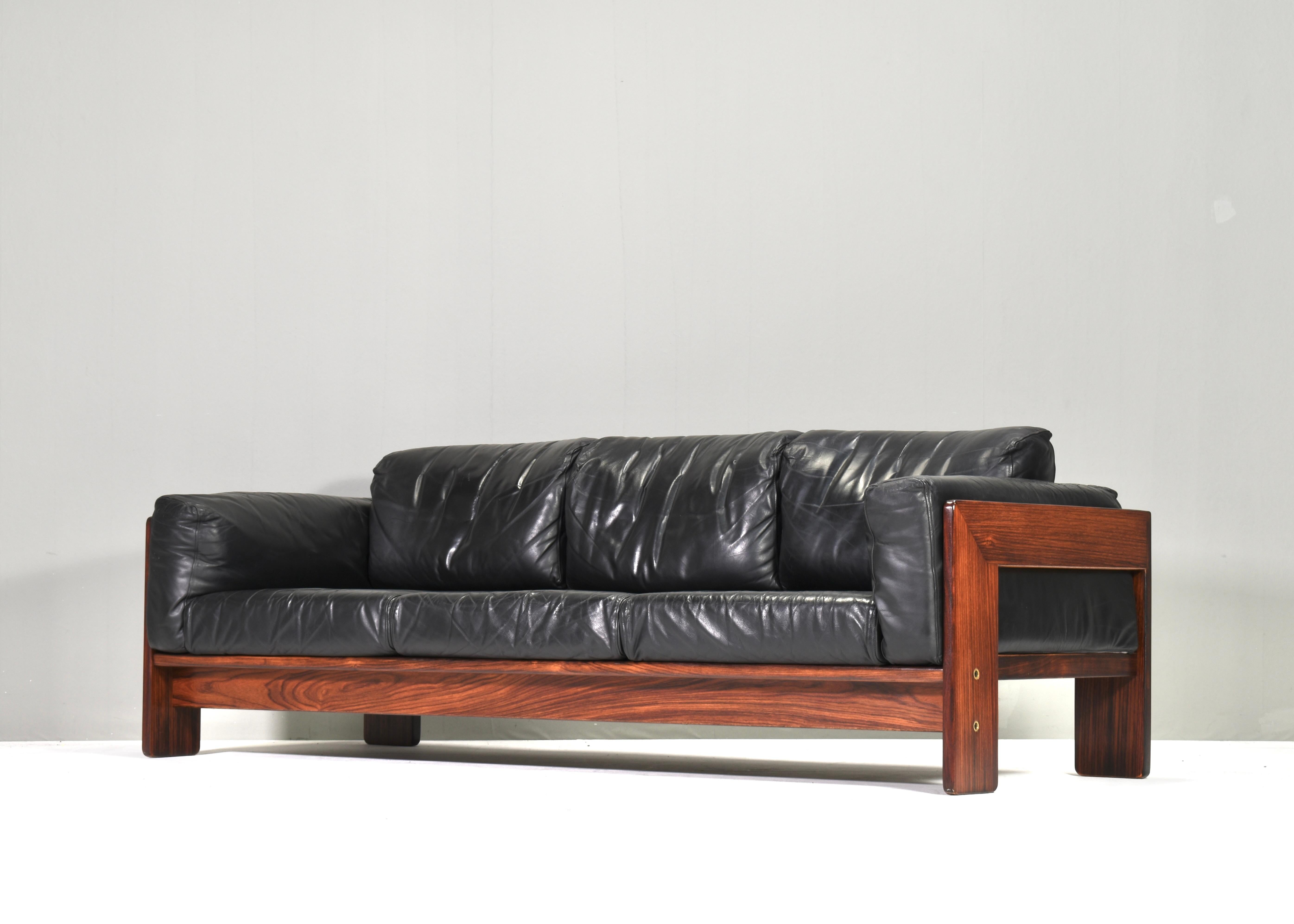 Mid-Century Modern BASTIANO Sofa in black leather by Afra and Tobia Scarpa for KNOLL – Italy, 1962 For Sale