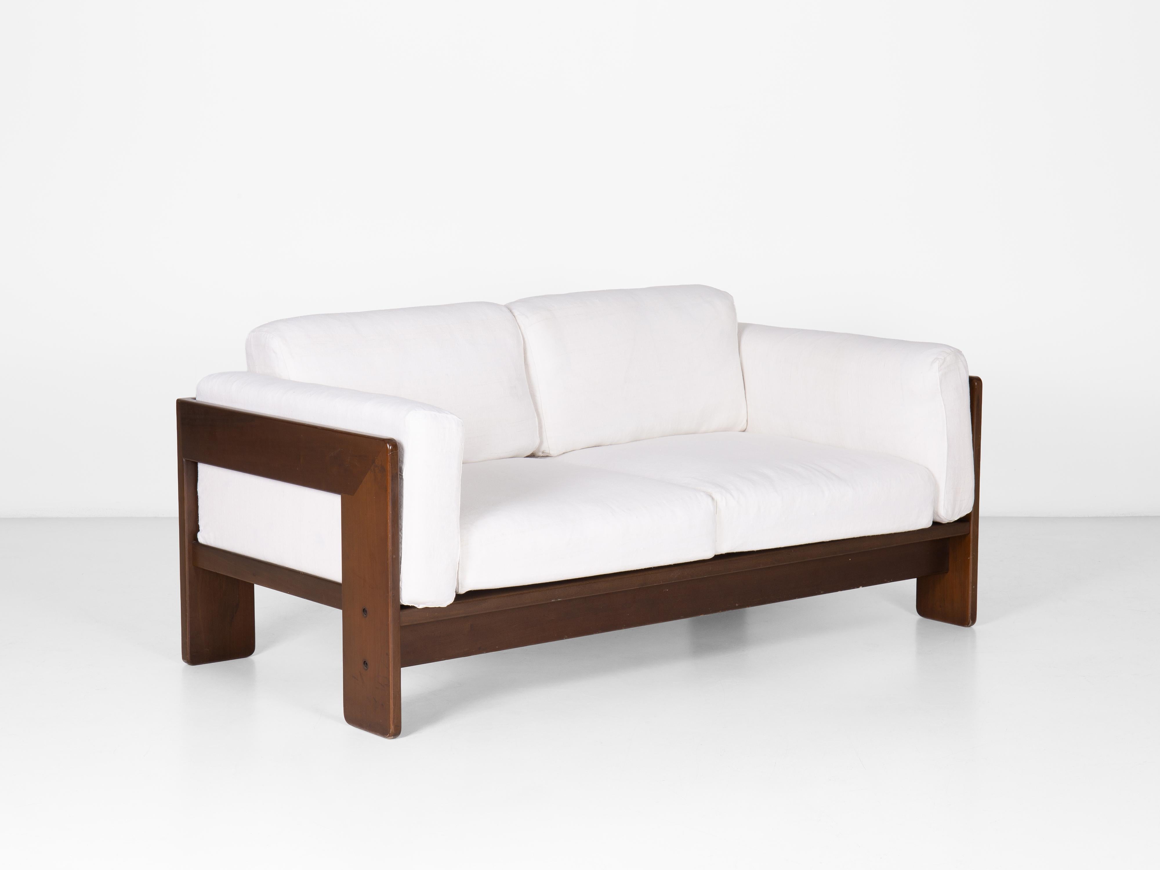 Mid-Century Modern Bastiano sofa in canvas designed by Tobia Scarpa for Gavina 1960 For Sale