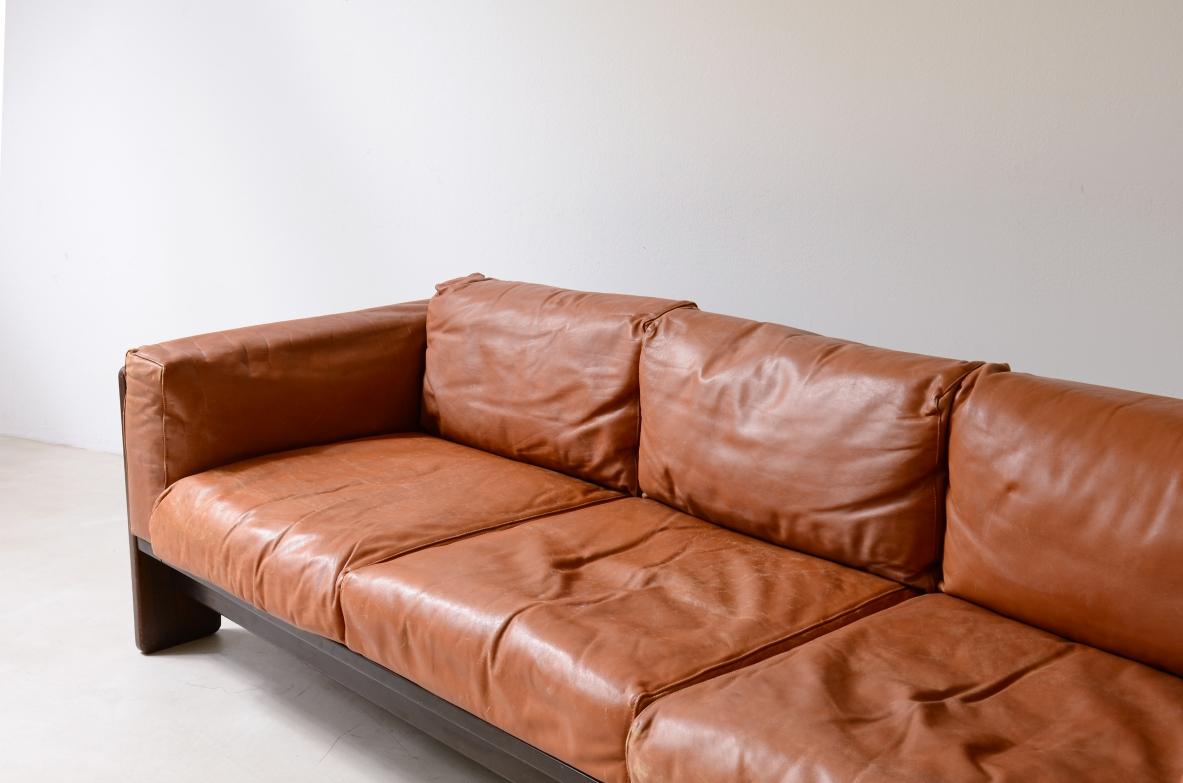 Bastiano sofa, original leather upholstery by Tobia Scarpa In Good Condition For Sale In Milano, IT