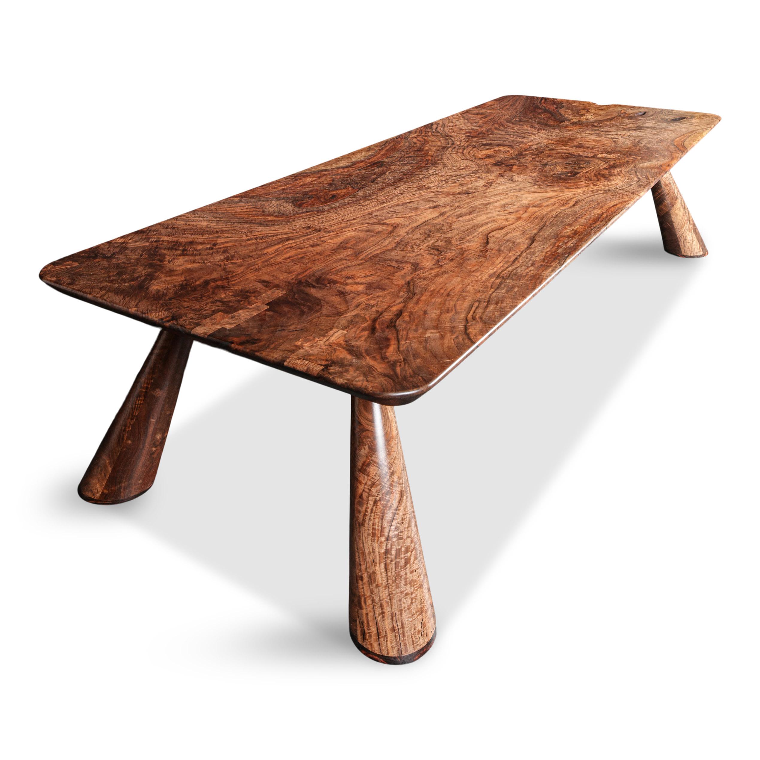 En stock - Table de salle  manger  simple dalle en noyer Bastogne FIJN en vente 5