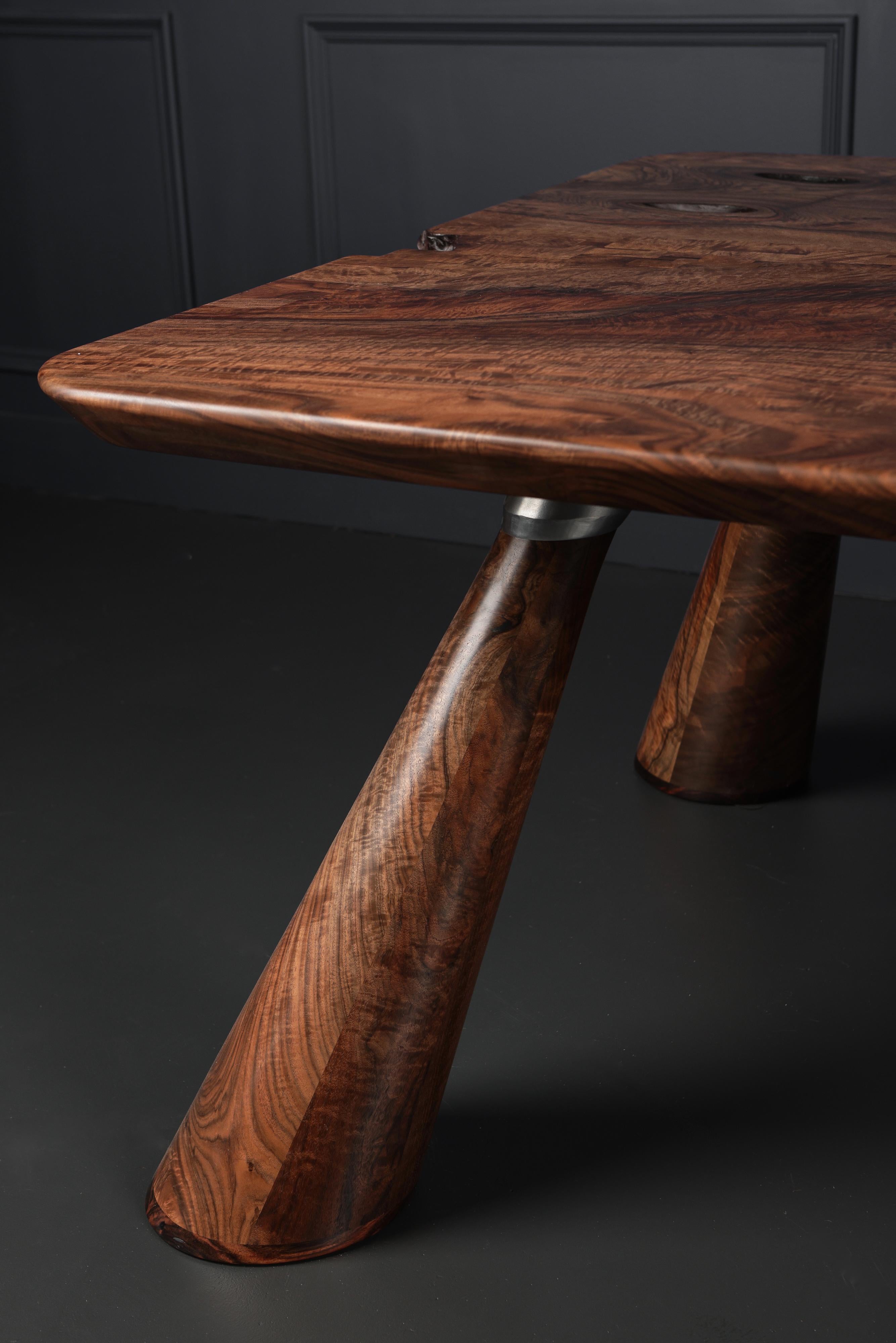 In Stock - Bastogne Walnut Single Slab FIJN Dining Table For Sale 4