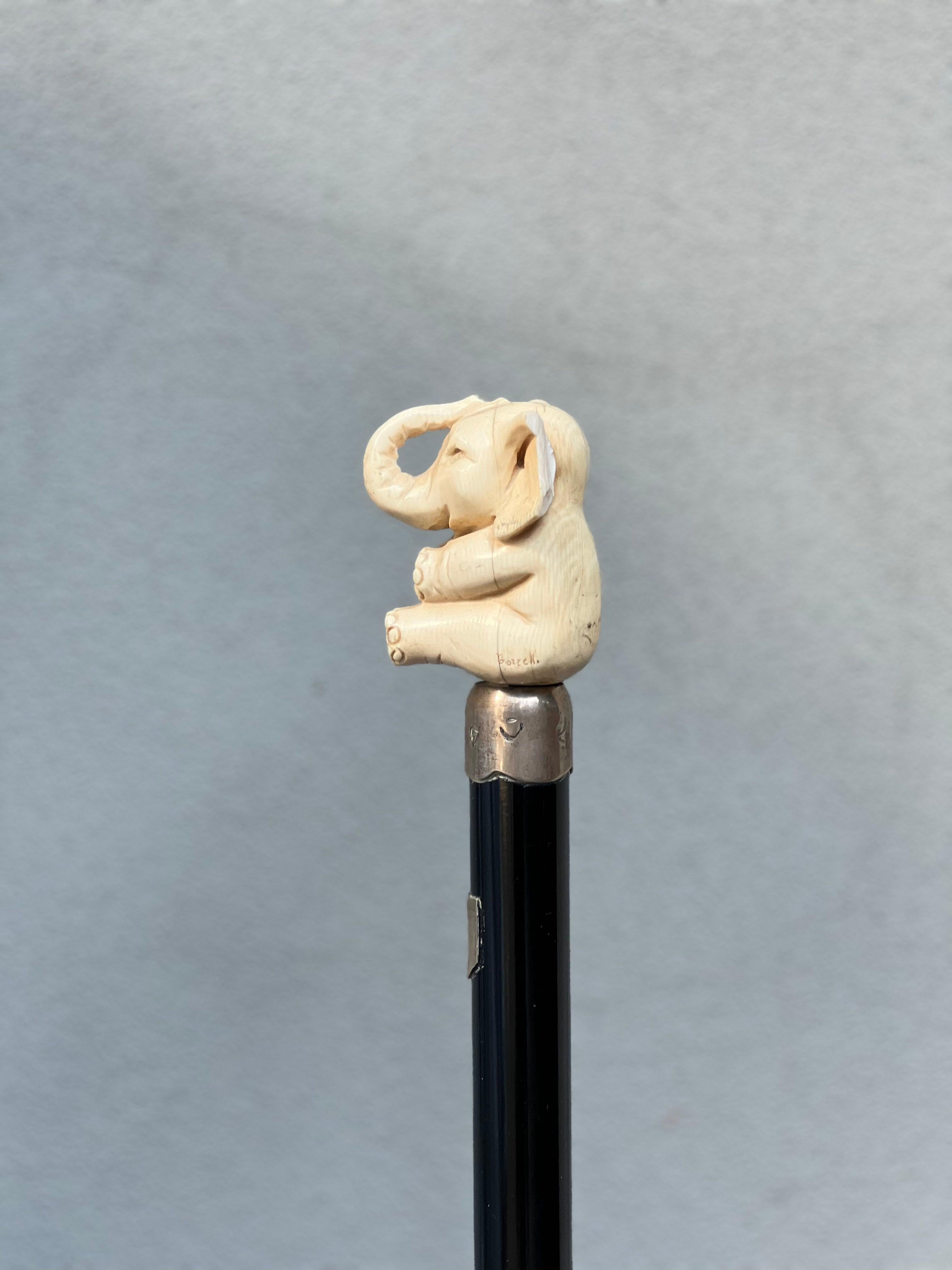 bastone in osso - testa di elefante - Elefant - osso - argento - xx Secolo 

bastone in osso - testa di elefante - Elefant - osso - argento - xx Secolo 

Bastone Testa Elefante 

Beschreibung
Bellissimo bastone in osso e argento . 
Elefante