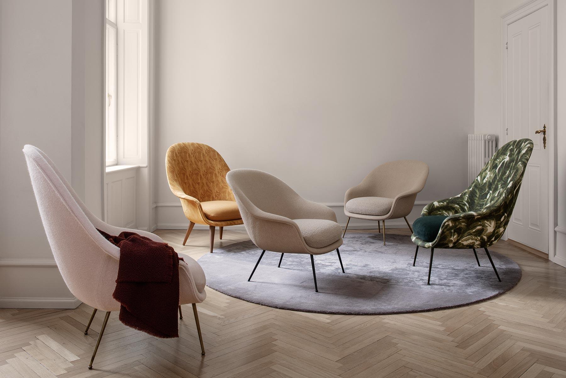 Fauteuil de salon à dossier haut Bat, entièrement tapissé, base conique, laiton semi-mat en vente 3