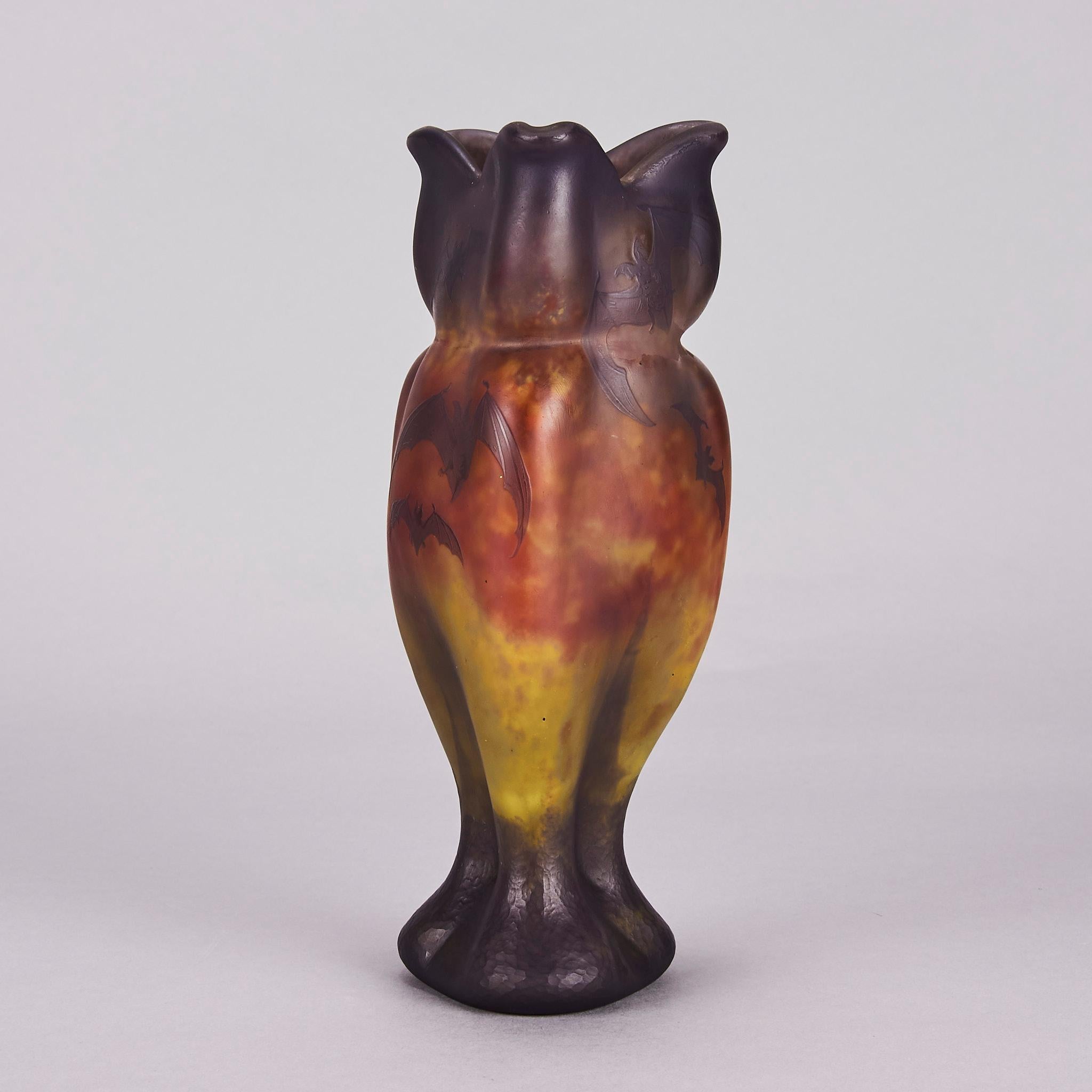 Art nouveau Vase en verre camée Art Nouveau par Daum Frres, vers 1900 en vente