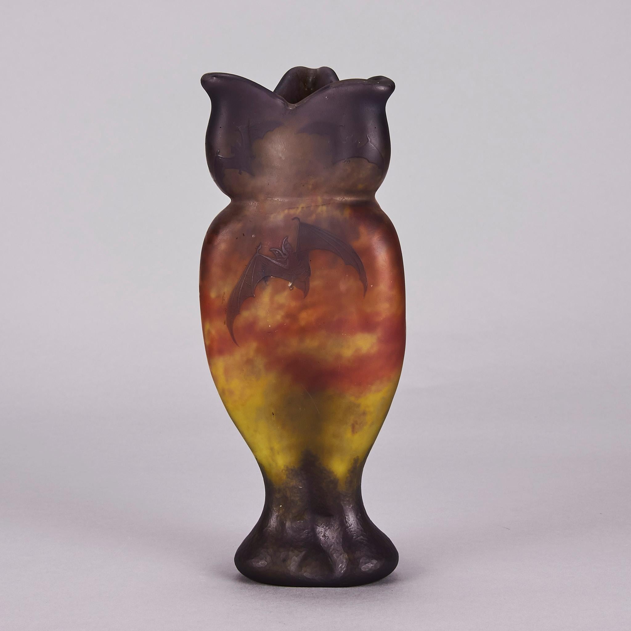 “Bat Vase” Art Nouveau Cameo Glass Vase by Daum Frères, circa 1900 In Excellent Condition For Sale In London, GB