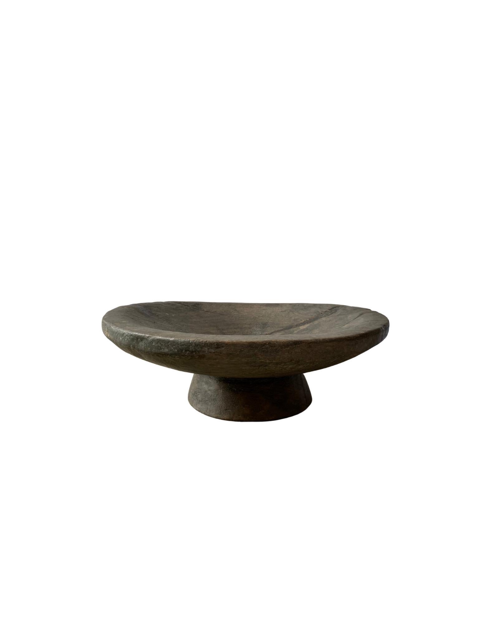 Indonesian Batak Tribe Ceremonial Bowl from Jackfruit Wood, Early 20th Century For Sale