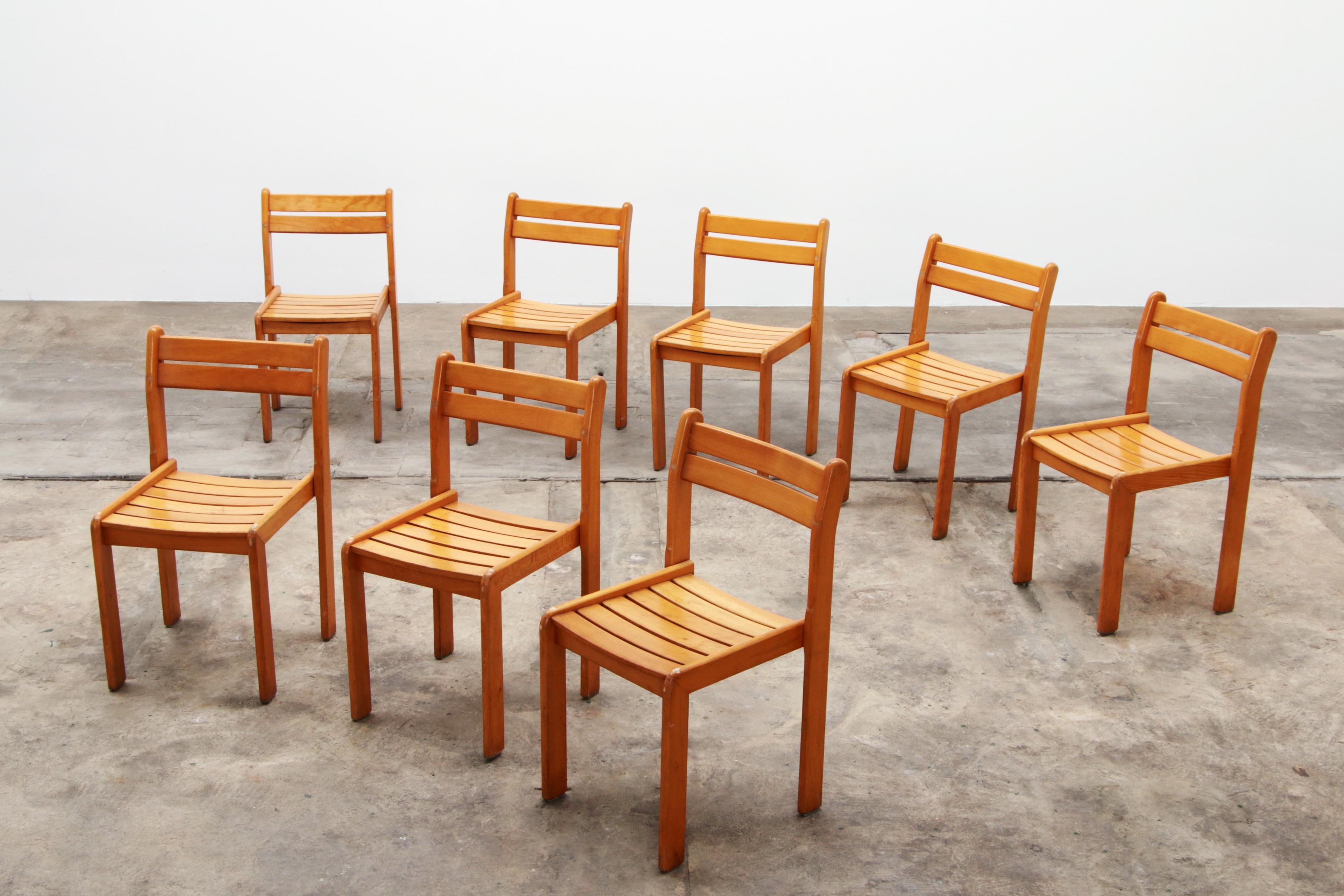 Batch of vintage French stacking chairs made of beech wood, 1960 In Good Condition In Oostrum-Venray, NL