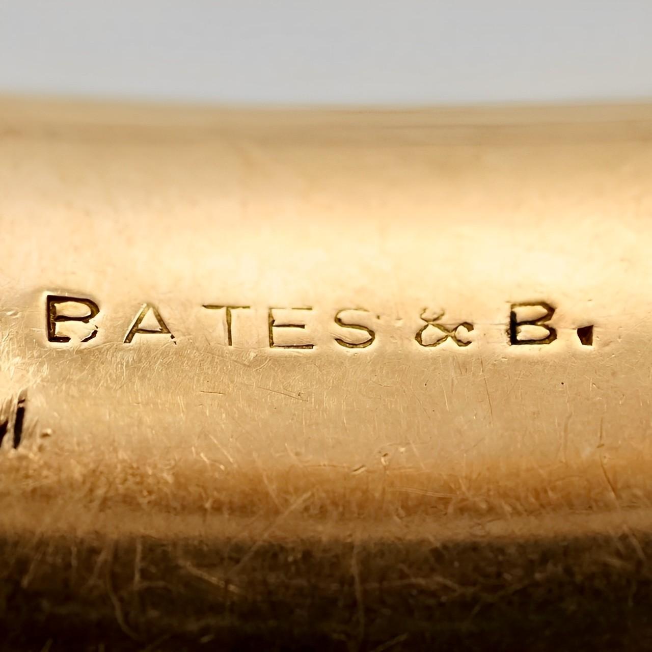 Bates und Bacon Armreif aus antikem Roségold mit gravierten Blättern und graviertem Armband im Angebot 1