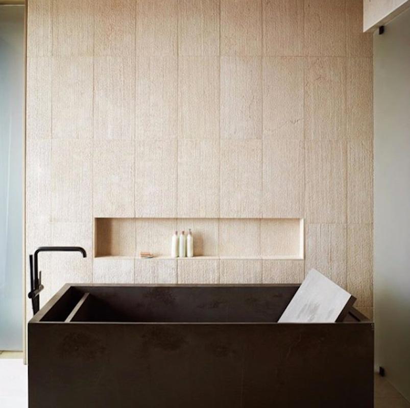 Bathtub „Kobe Interna“ aus Marmor oder Stein, anpassbar von Pibamarmi (Italienisch) im Angebot