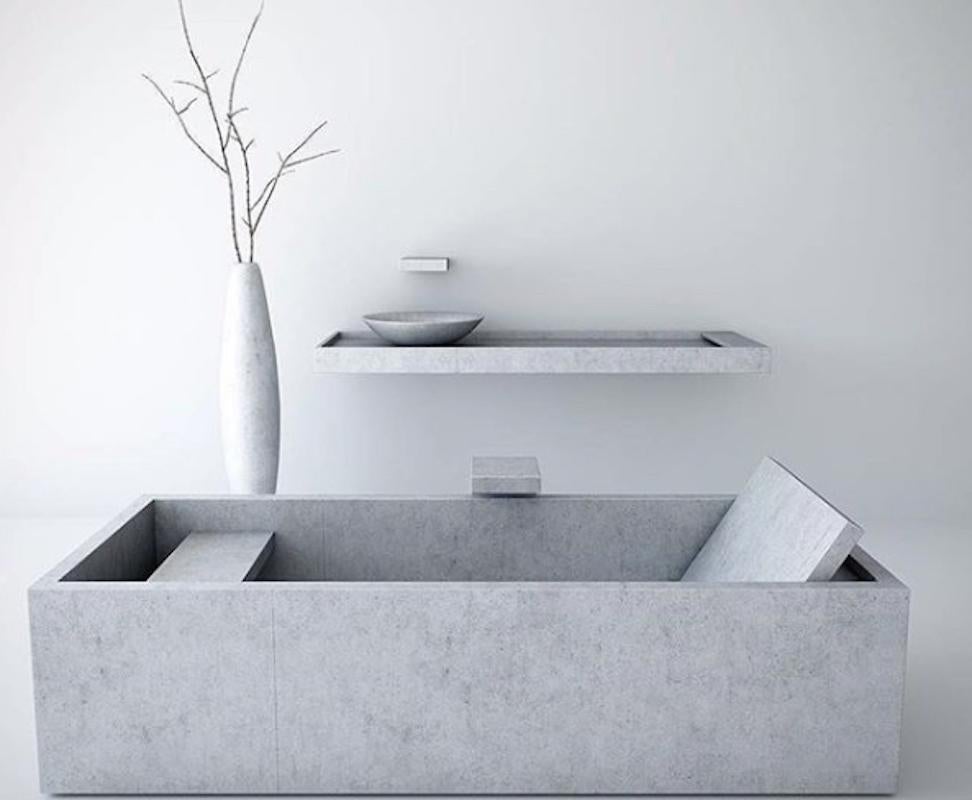 Bathtub „Kobe Interna“ aus Marmor oder Stein, anpassbar von Pibamarmi (Anglo-japanisch) im Angebot