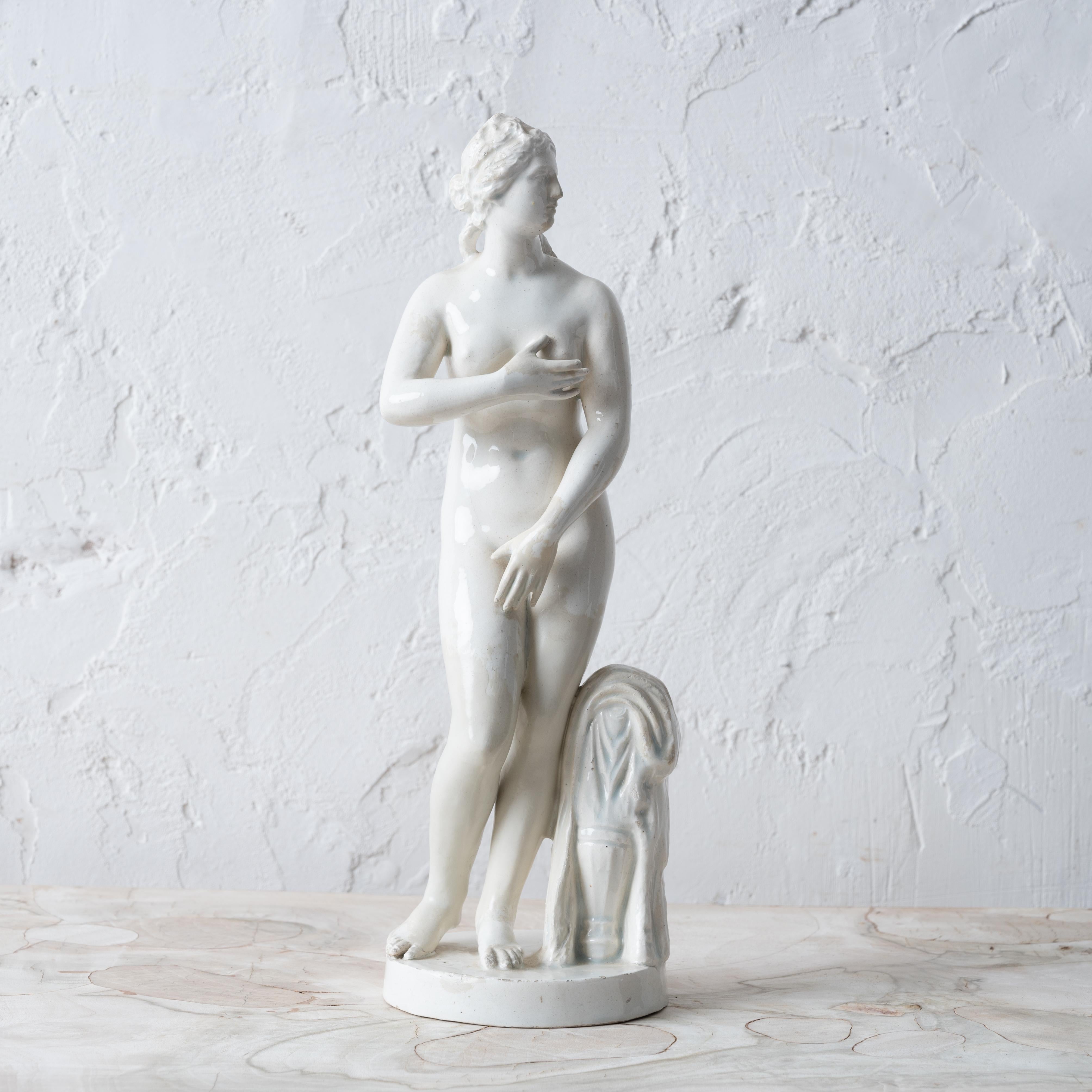 Venere al bagno di Capodimonte, XIX secolo In condizioni buone in vendita a Savannah, GA