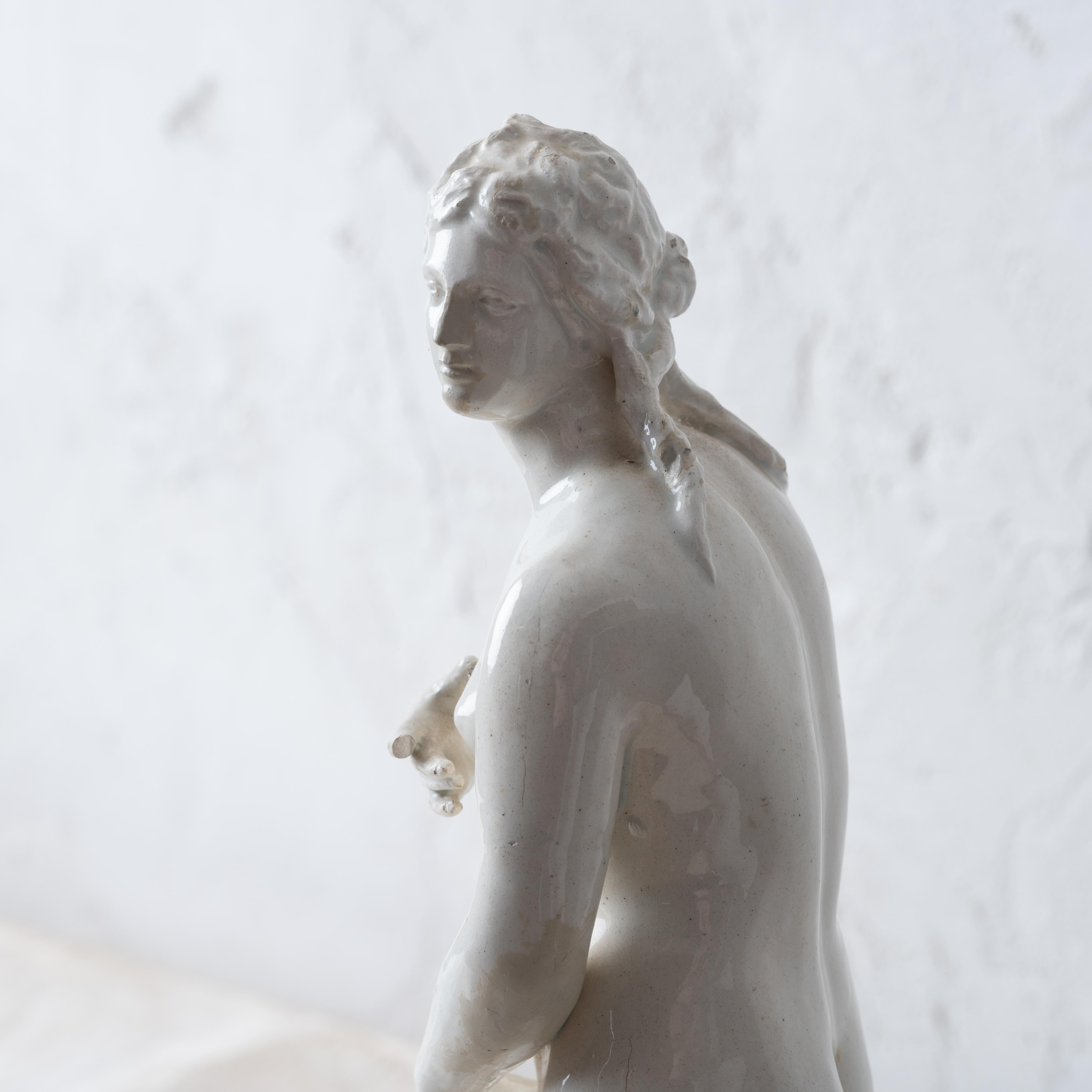 Venere al bagno di Capodimonte, XIX secolo in vendita 4