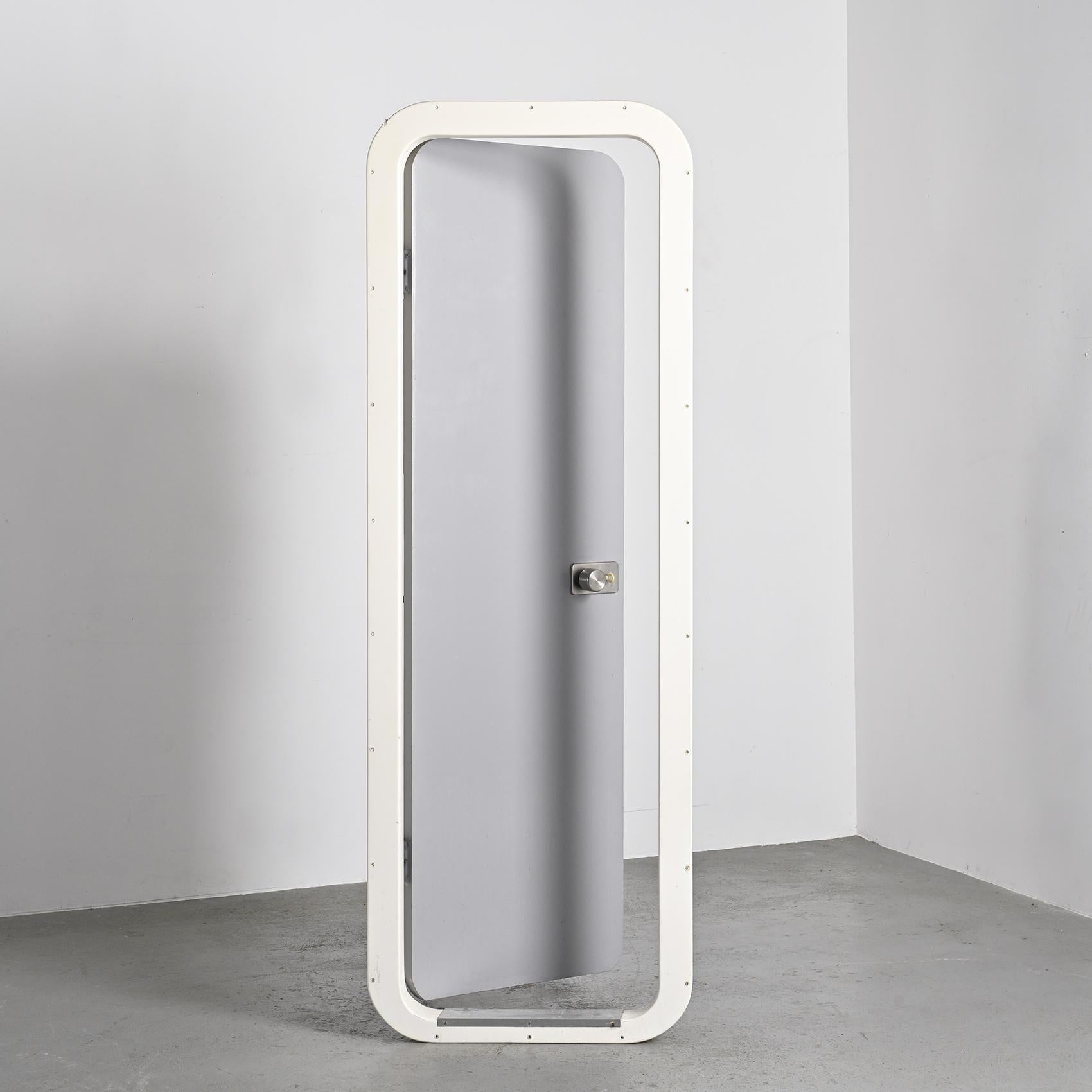 Bathroom Fiberglass Door by Charlotte Perriand, circa 1980 en venta 3