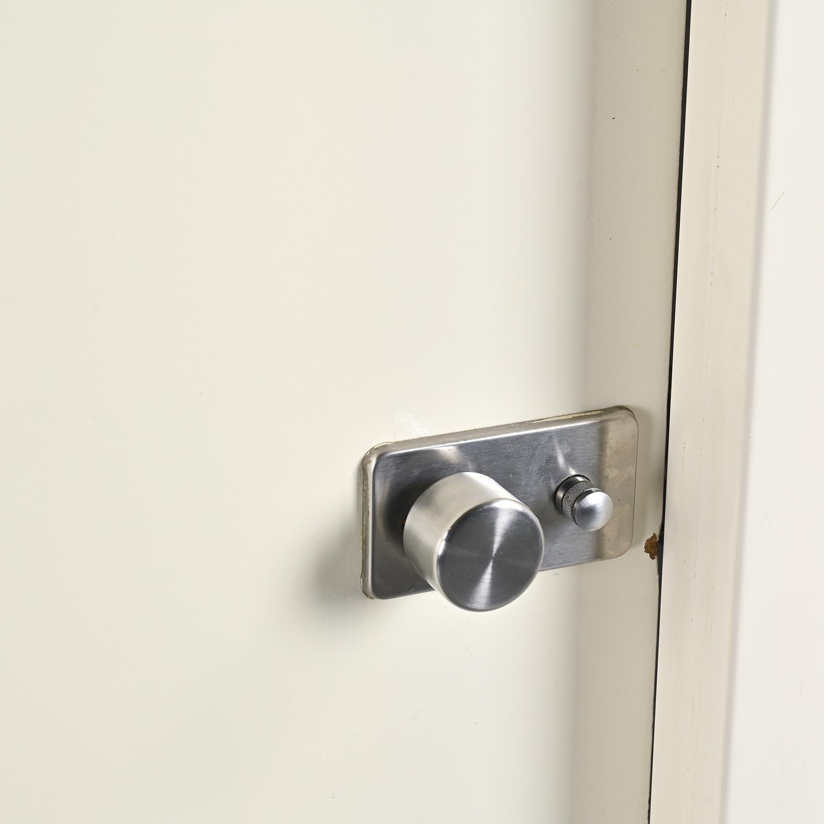 Puerta de fibra de vidrio del cuarto de baño de Charlotte Perriand, hacia 1980 en Bueno estado para la venta en VILLEURBANNE, FR