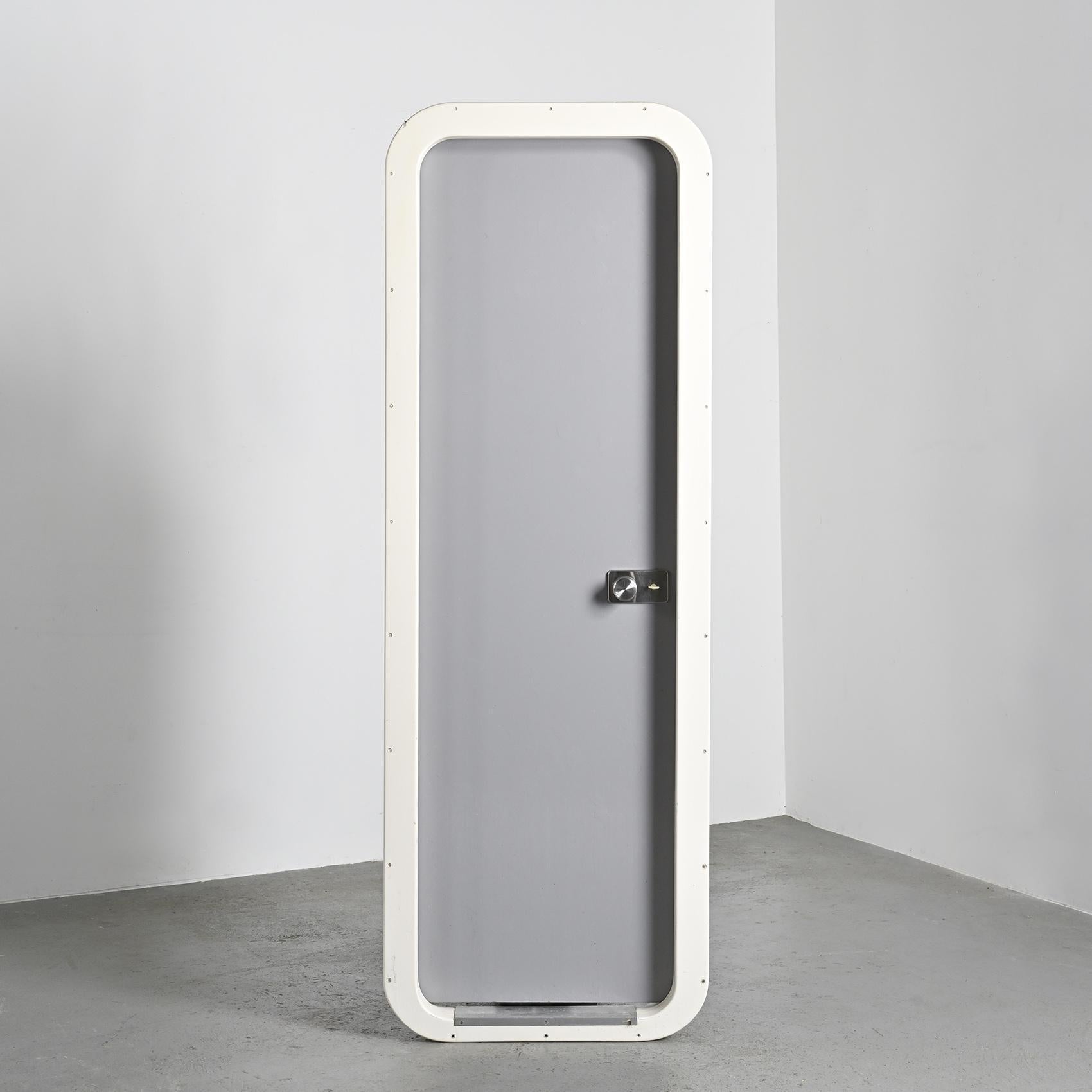 Bathroom Fiberglass Door by Charlotte Perriand, circa 1980 siglo XX en venta