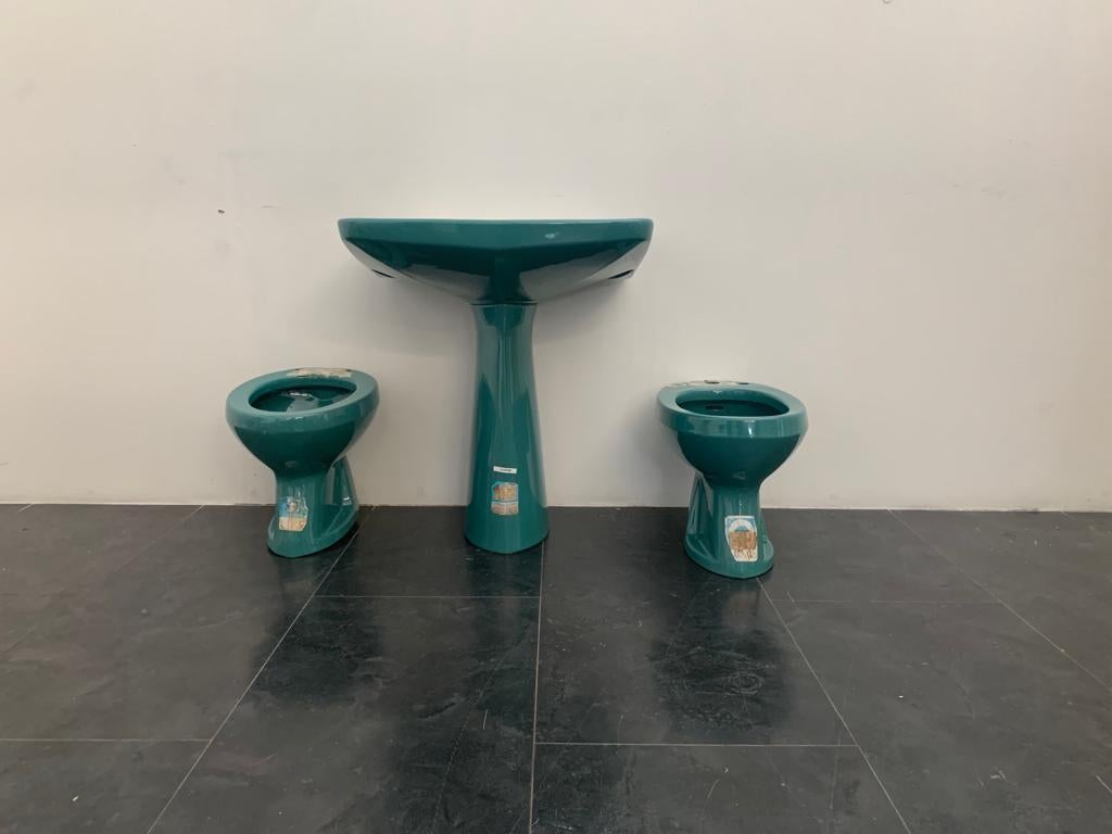 Sanitary ware designed by Gio Ponti for Ideal Standard. By removing the architectural clothing from the appliances, the column that pretends to hold the bowl of the washbasin, the raised collars that surround the profiles, we arrive at the true