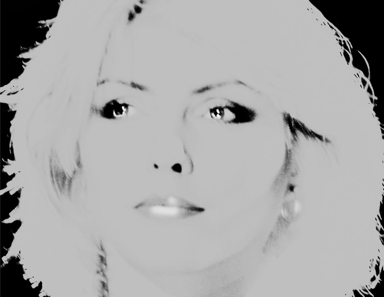 BATIK Color Photograph – Blondie Silver  - Signierte limitierte Auflage