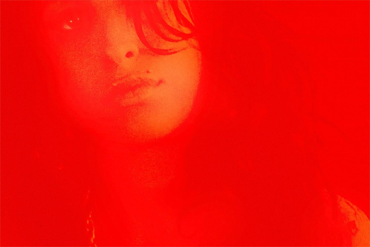 Amy Winehouse Rot  – Print von BATIK