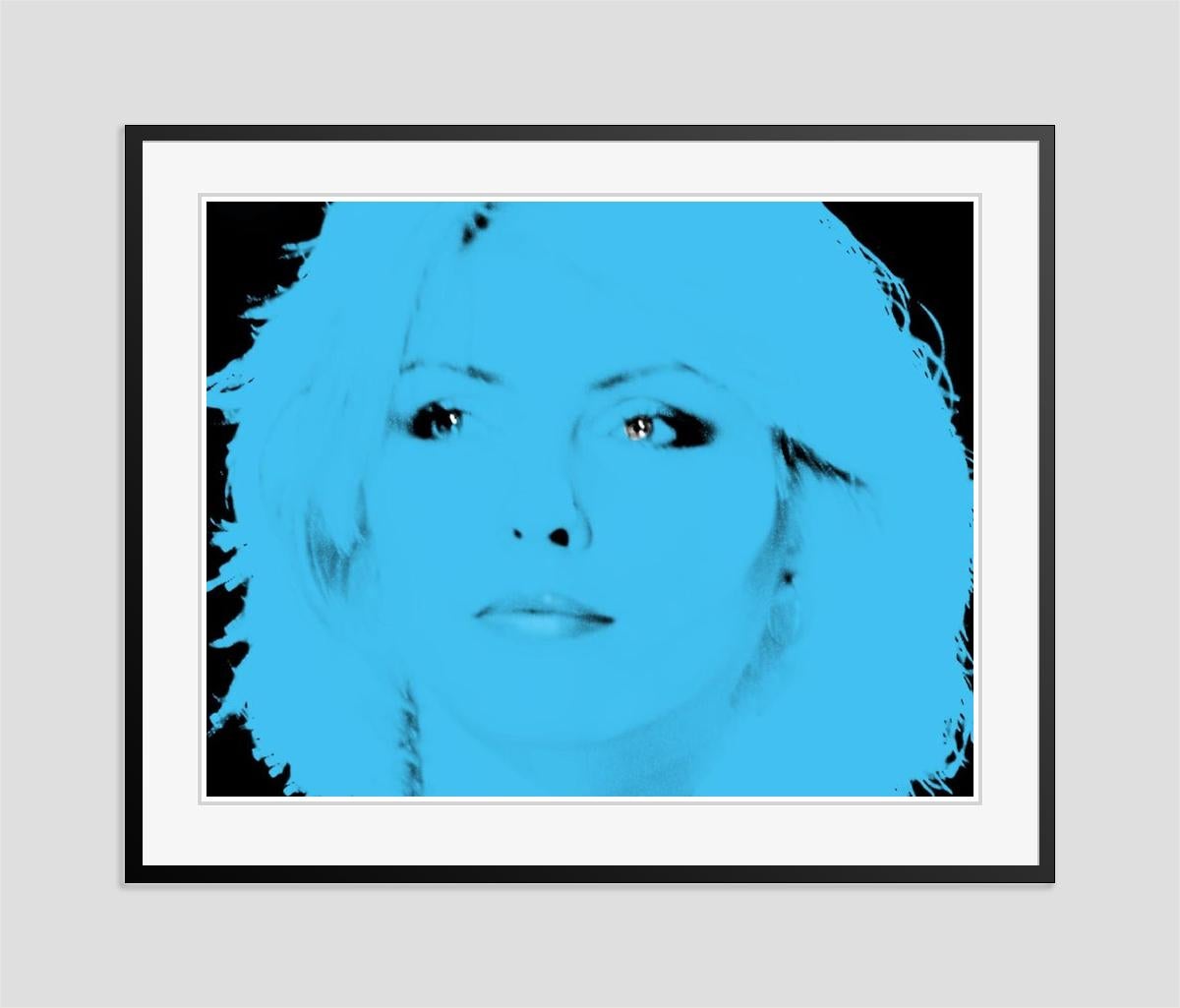 Blondie Blue by BATIK Übergroßer limitierter Druck im Angebot 1