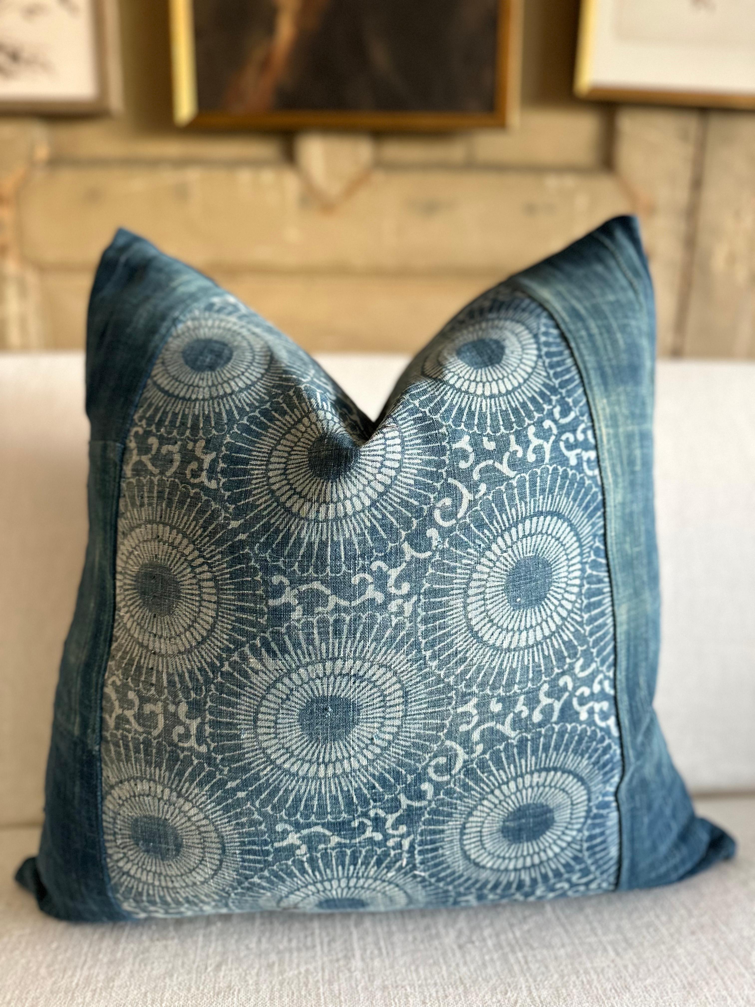 Organic Modern Batik Style Vintage Blue and Gray Floral Pattern Pillow For Sale
