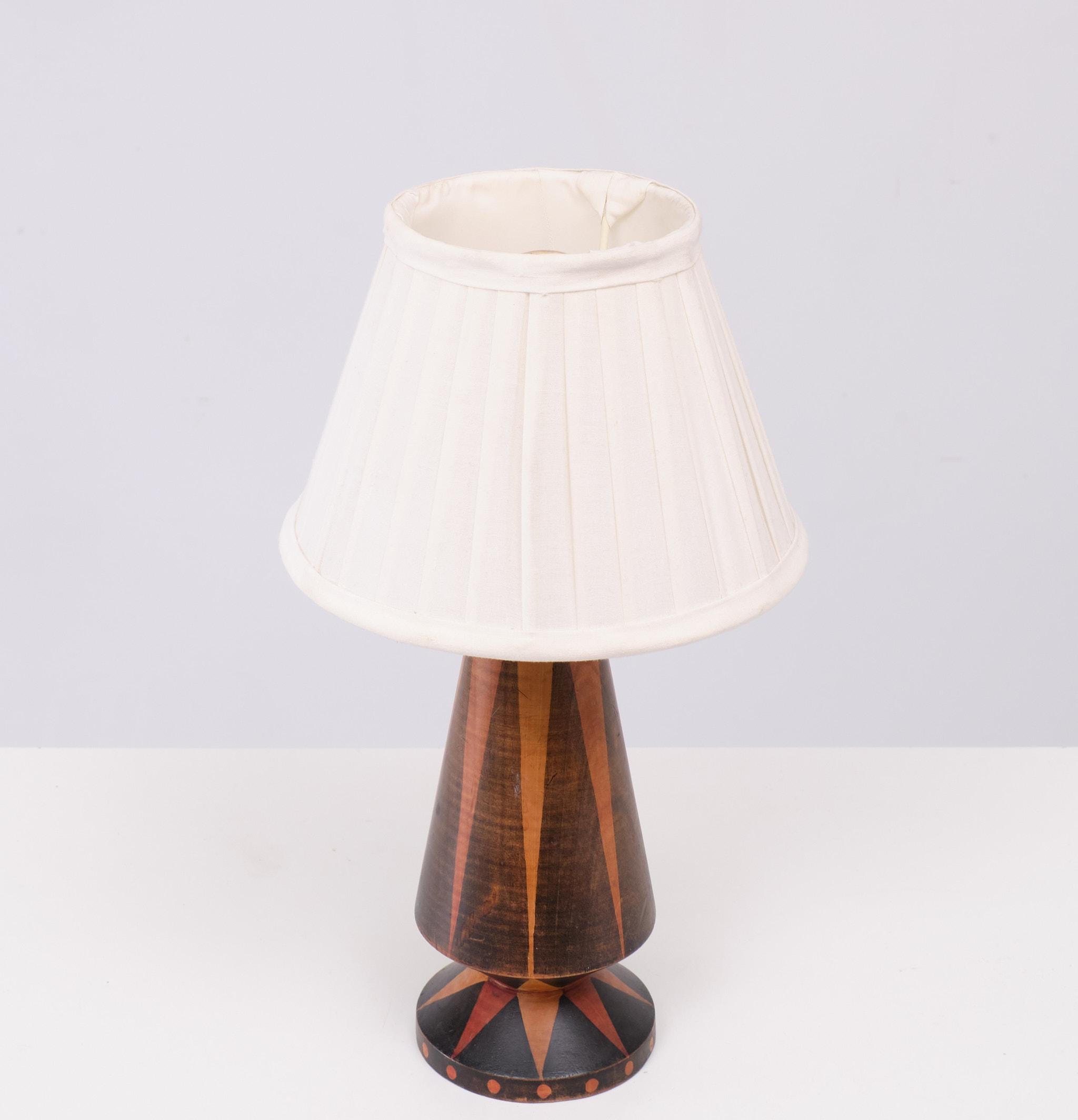 Néerlandais Pied de lampe en bois batiké, H  Steinpatz  Amsterdamse School 1925 Hollande