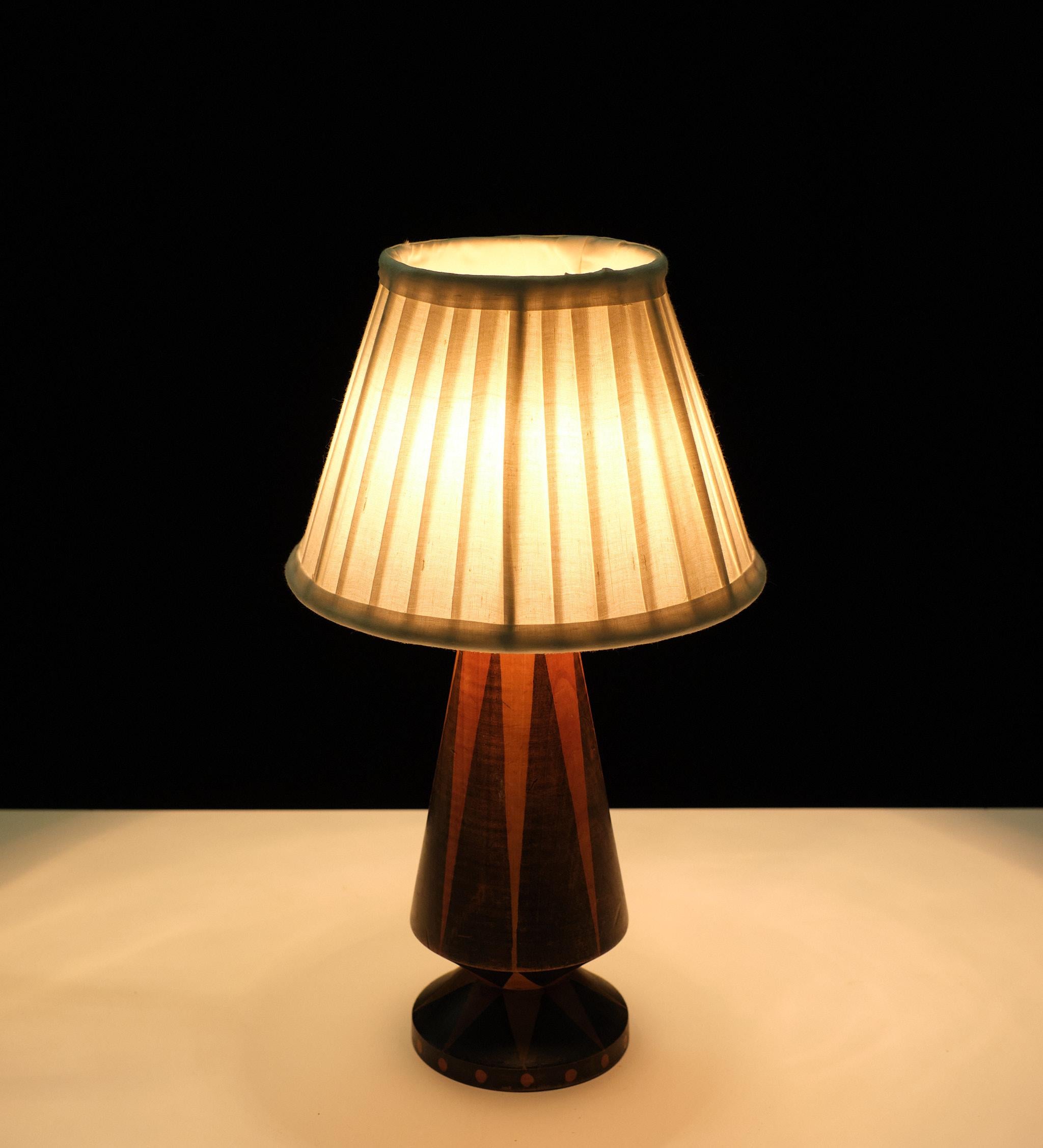 Pied de lampe en bois batiké, H  Steinpatz  Amsterdamse School 1925 Hollande 2