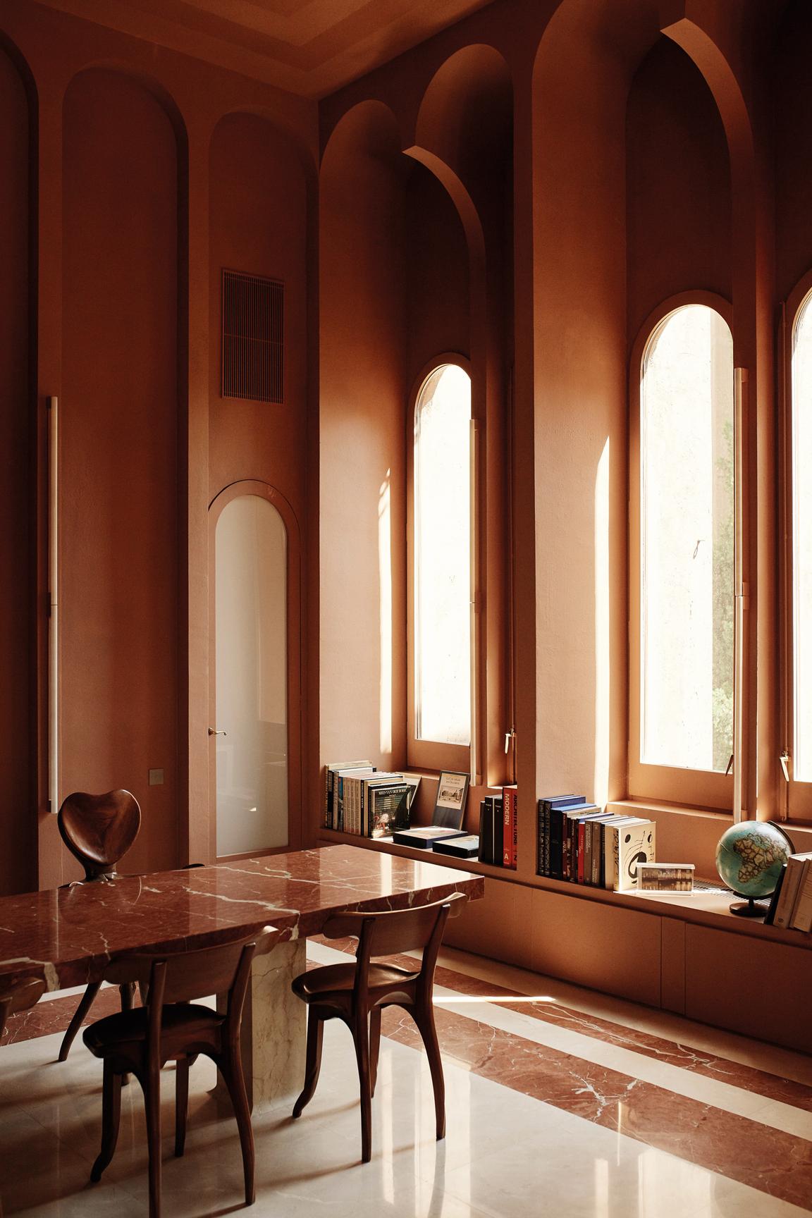 Batlló-Stuhl, von Antoni Gaudí, Eiche lackiert, Spanische Moderne im Angebot 1