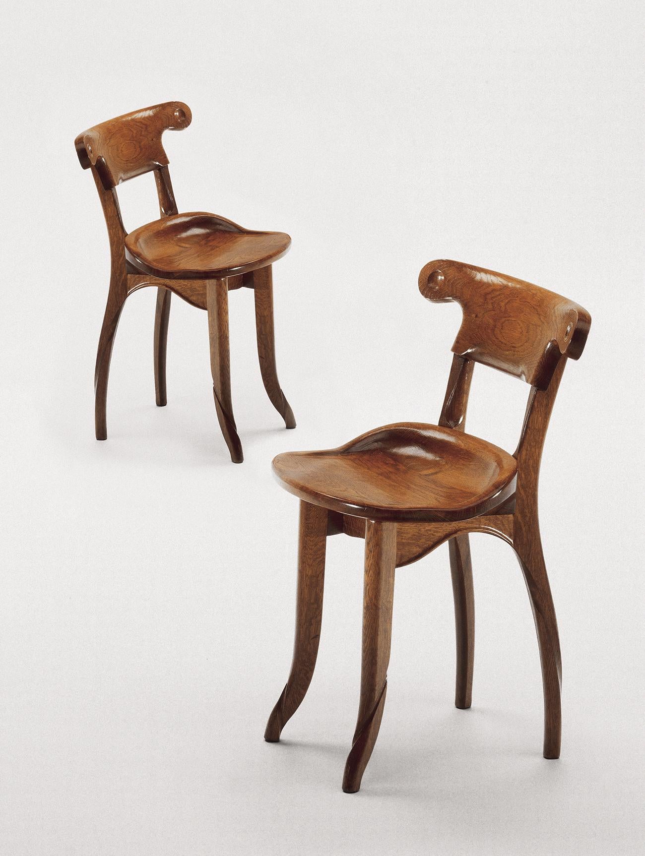 Batllo chair by Antonio Gaudí
1906
Dimensions: 74 x 52 x 47 cm
Materials: Dark varnished oak

Solid dark varnished oak

Antoni Gaudí (1852/1926) is, without doubt, the most internationally well-known Spanish architect. But is not only his buildings