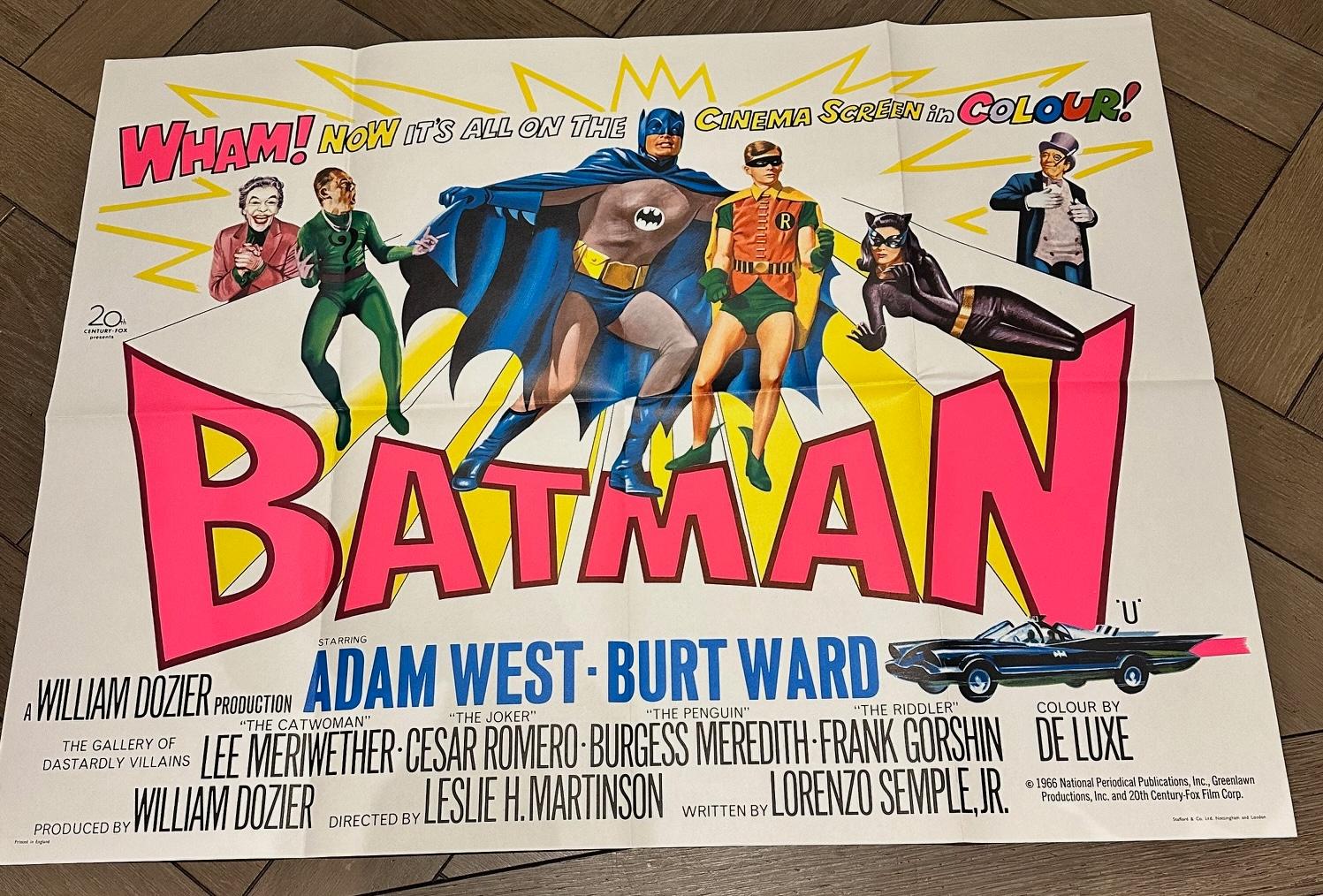 Batman (1966)
Original British Quad (30 x 40 Zoll)

Dies ist die super seltene UK Quad für die 1966 Version von Batman, mit Adam West und Bert Ward in den Hauptrollen, mit Artwork von Chantrell.
Dieses actiongeladene Poster zeigt den rätselhaften