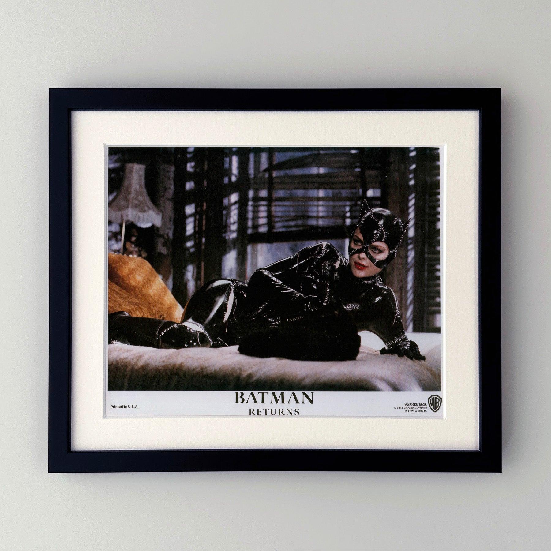 Original 8x10 Zoll Publicity Film Still für Batman Returns (1992) mit Michael Keaton, Danny DeVito und Michelle Pfeiffer in den Hauptrollen und unter der Regie von Tim Butron.

Werbefotos (Film/Produktion) wurden erstellt, um die Studios bei der